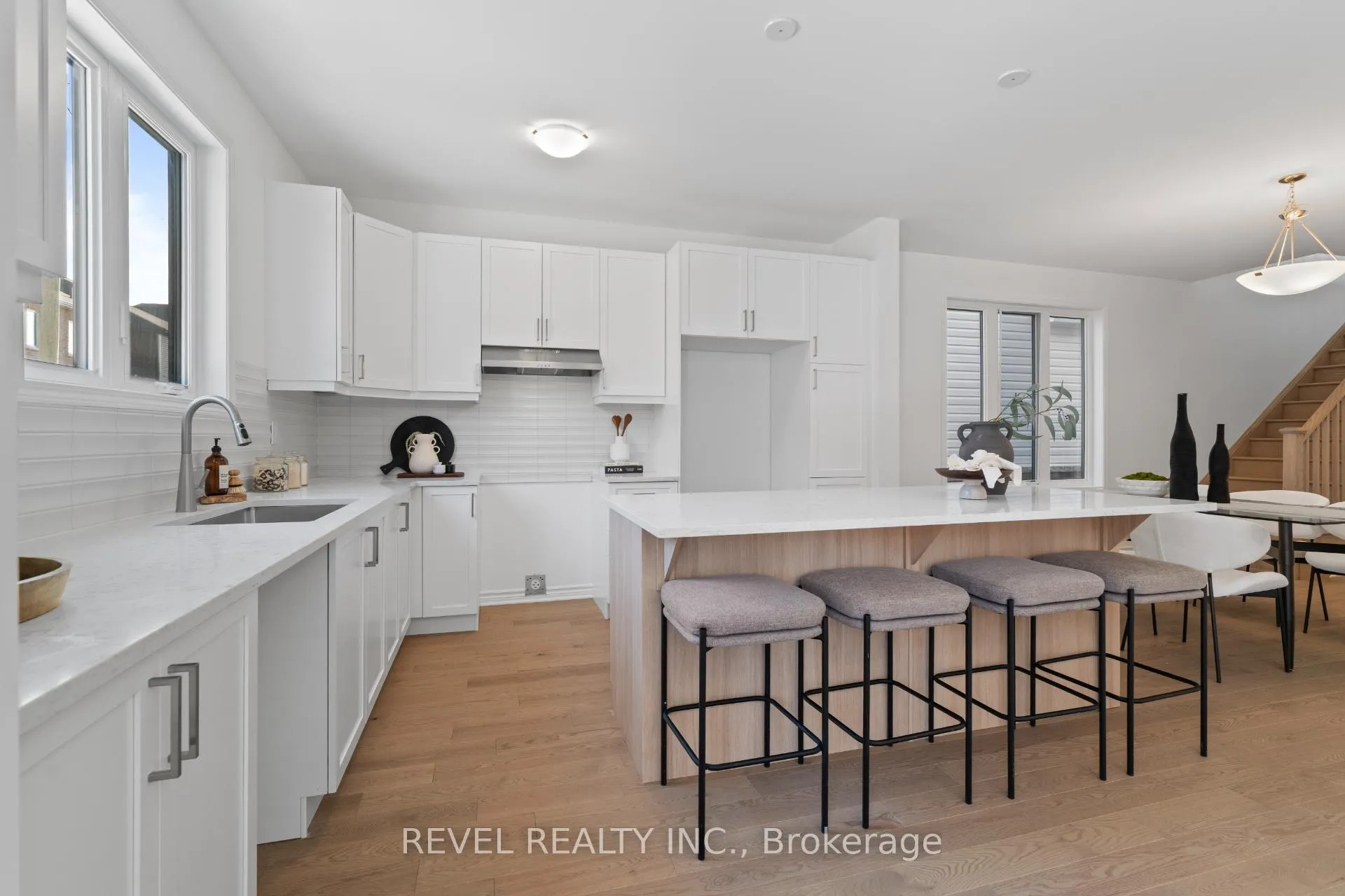 Photo 13 of 1391 Hearns Place, Milton, Bowes — HOMEH