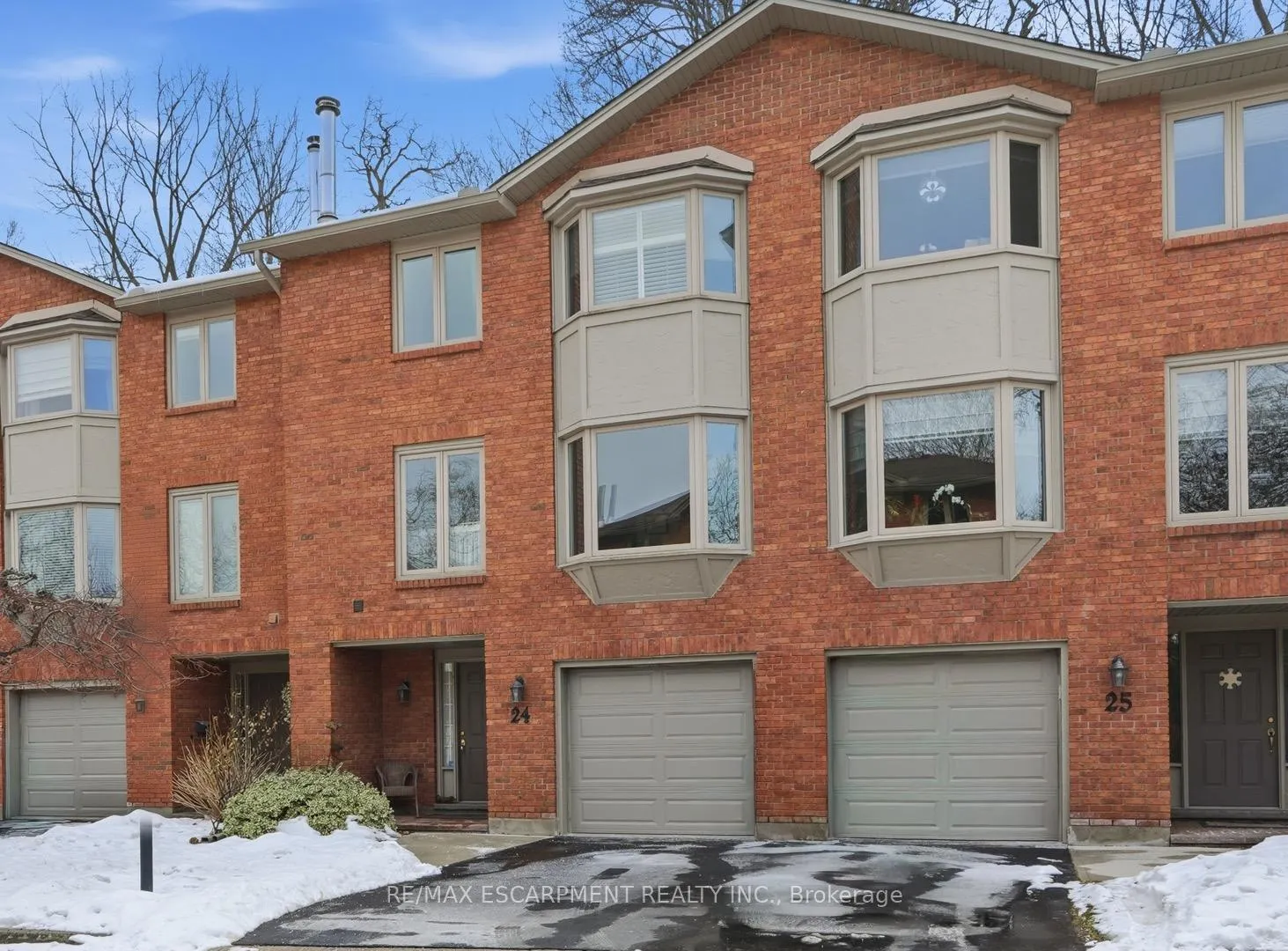Photo 1 of Unit 24, 30 Osler Drive, Hamilton, Dundas — HOMEH