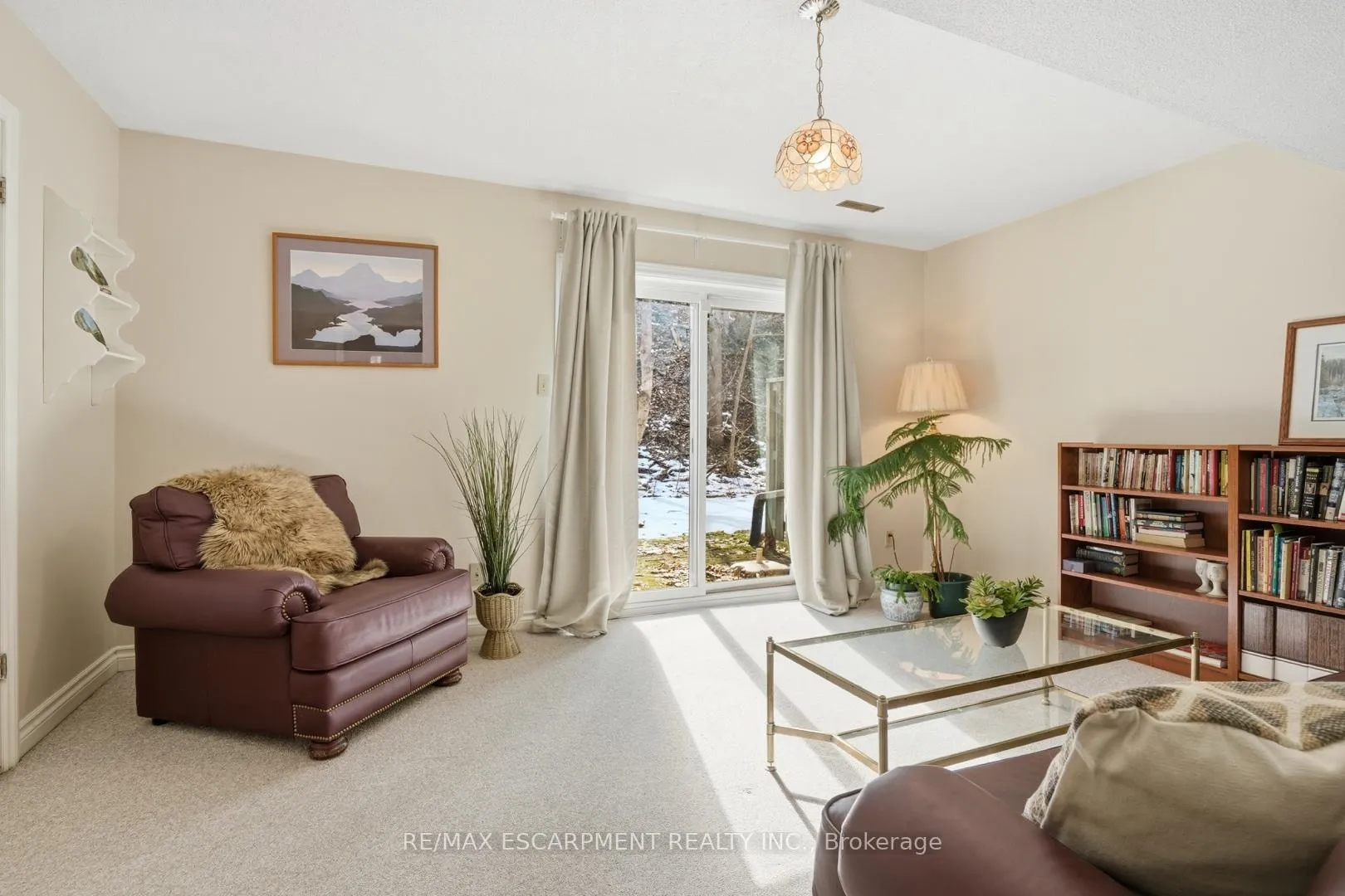Photo 6 of Unit 24, 30 Osler Drive, Hamilton, Dundas — HOMEH