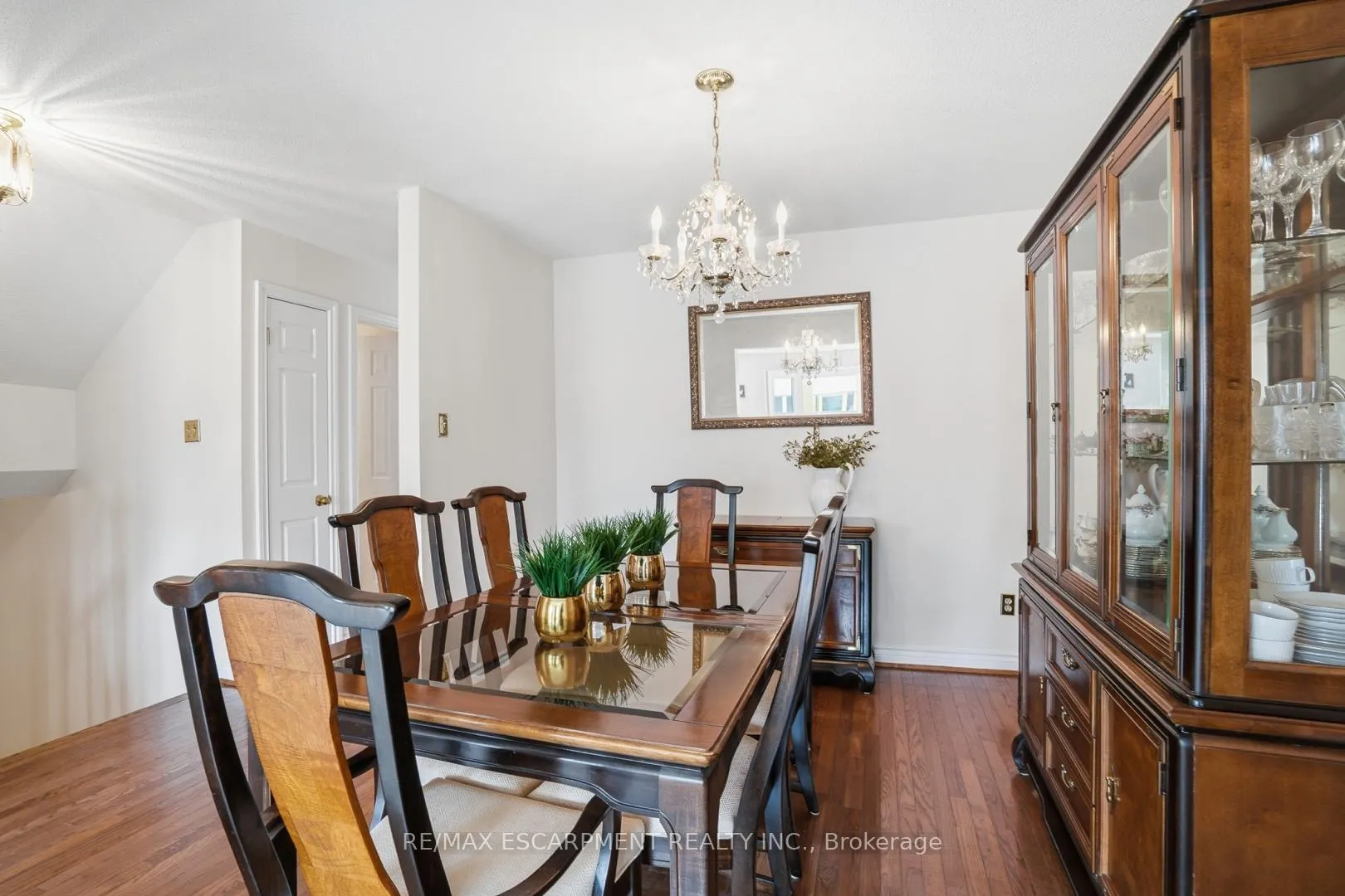 Photo 11 of Unit 24, 30 Osler Drive, Hamilton, Dundas — HOMEH