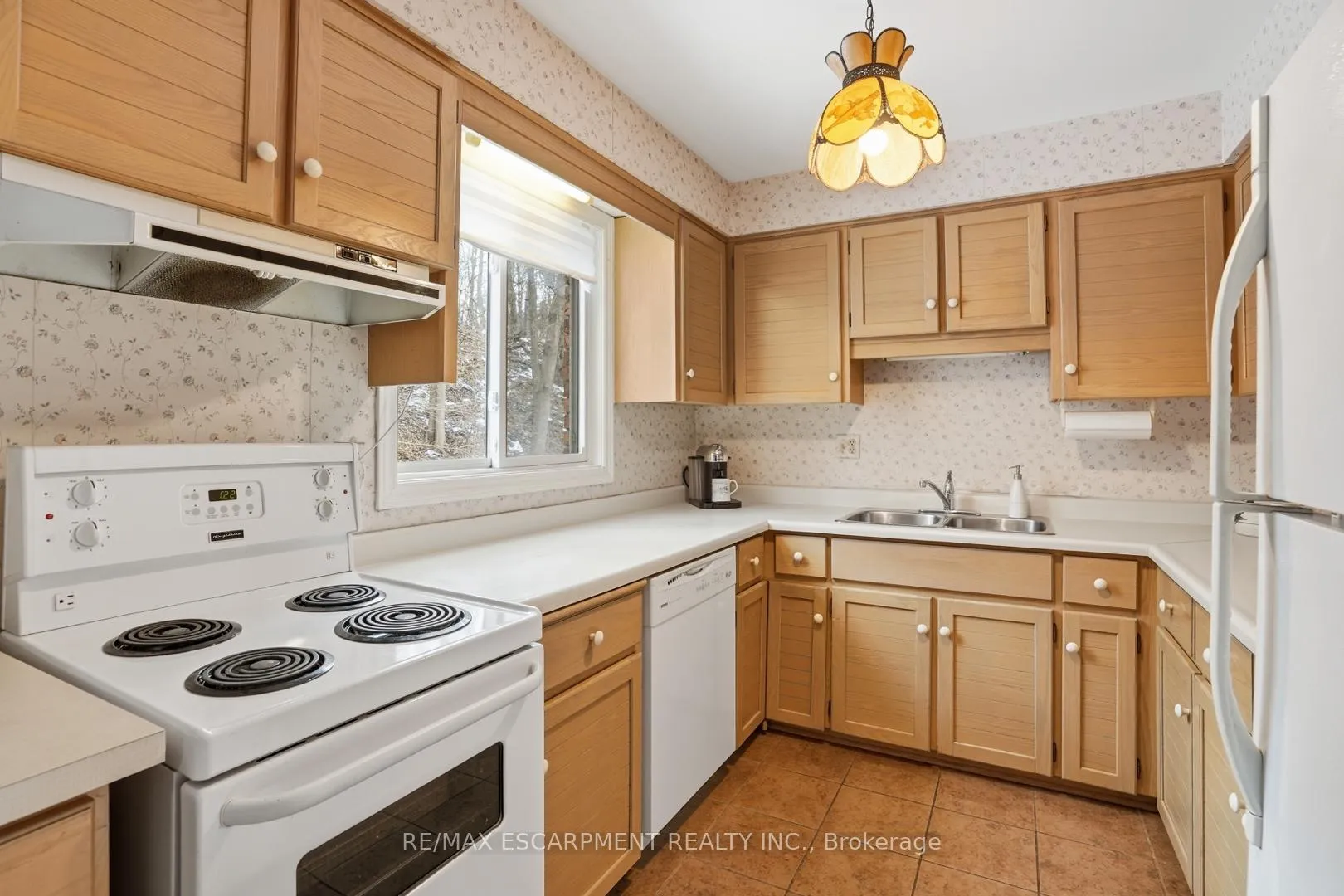 Photo 19 of Unit 24, 30 Osler Drive, Hamilton, Dundas — HOMEH