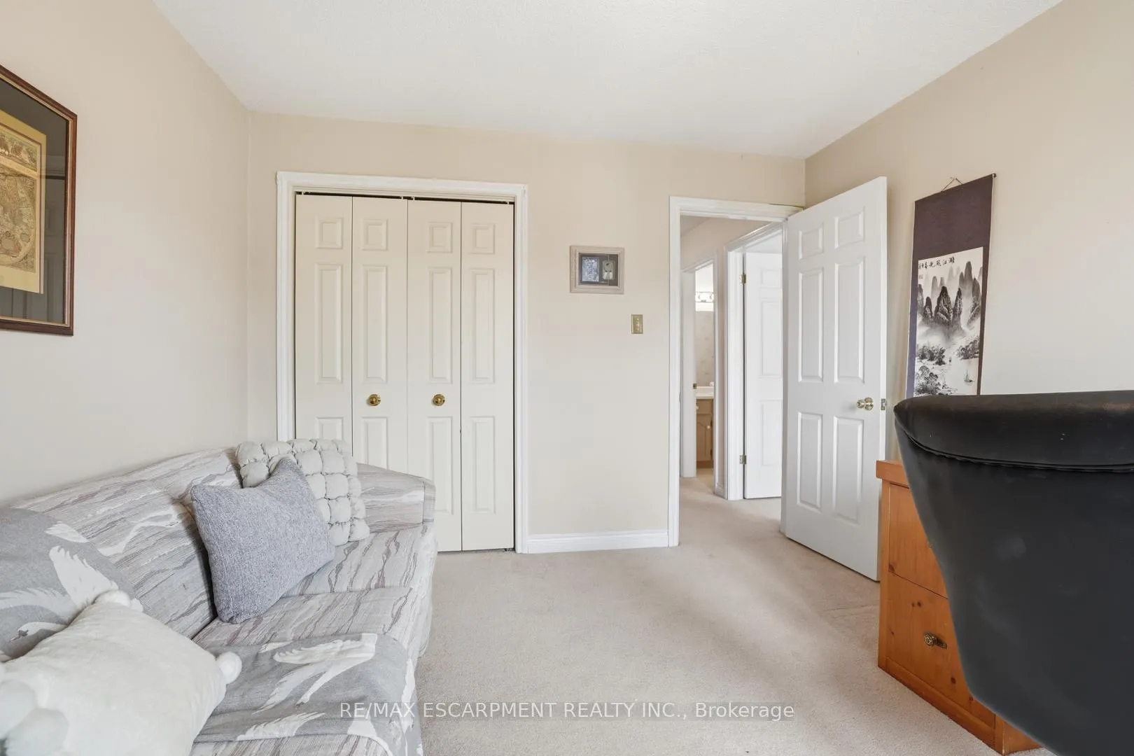 Photo 31 of Unit 24, 30 Osler Drive, Hamilton, Dundas — HOMEH