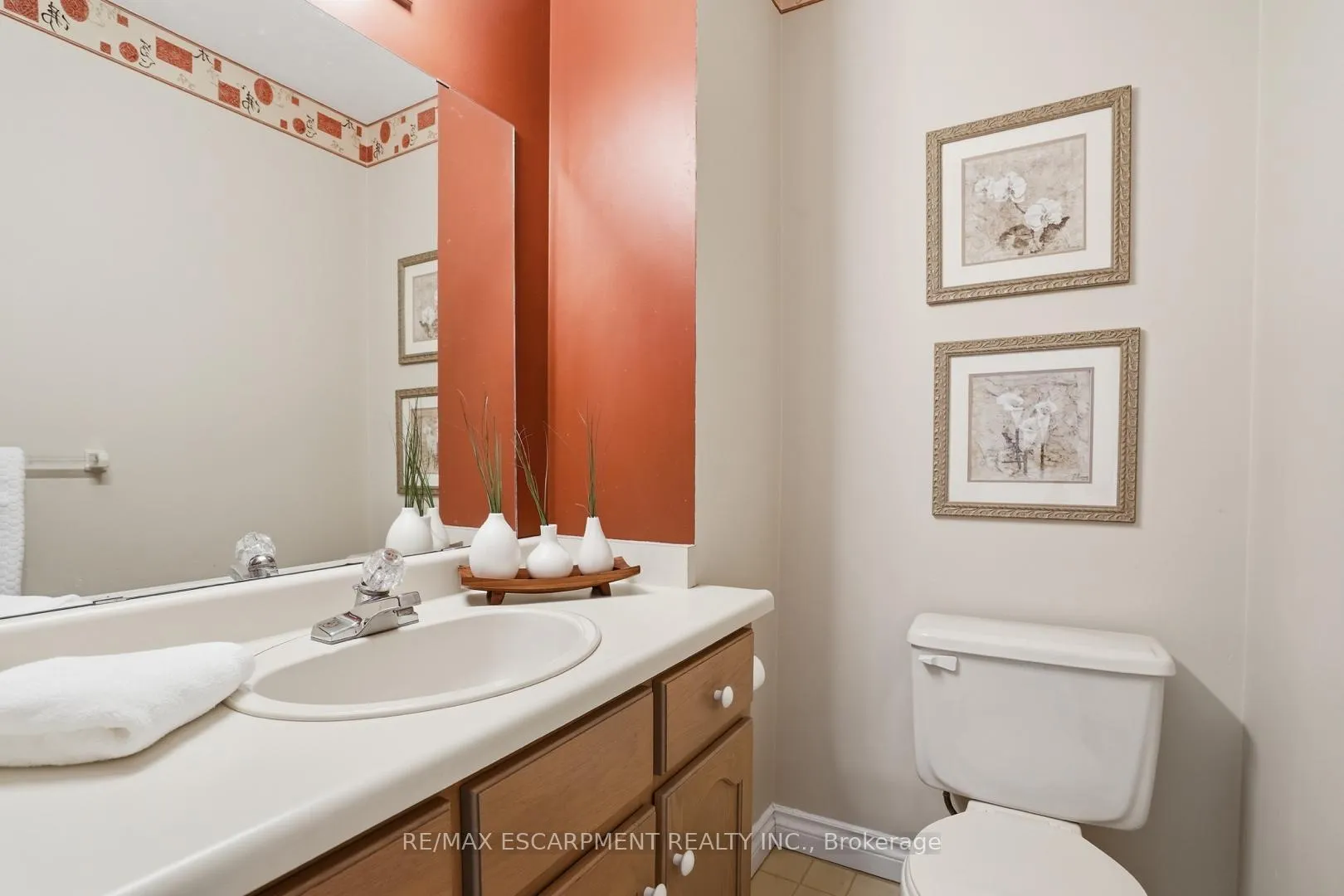 Photo 32 of Unit 24, 30 Osler Drive, Hamilton, Dundas — HOMEH