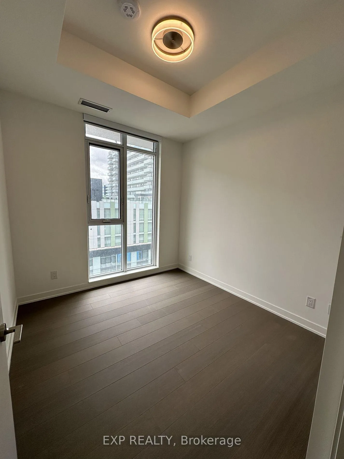 Photo 5 of Unit 1011, 8119 Birchmount Road, Markham, Unionville — HOMEH
