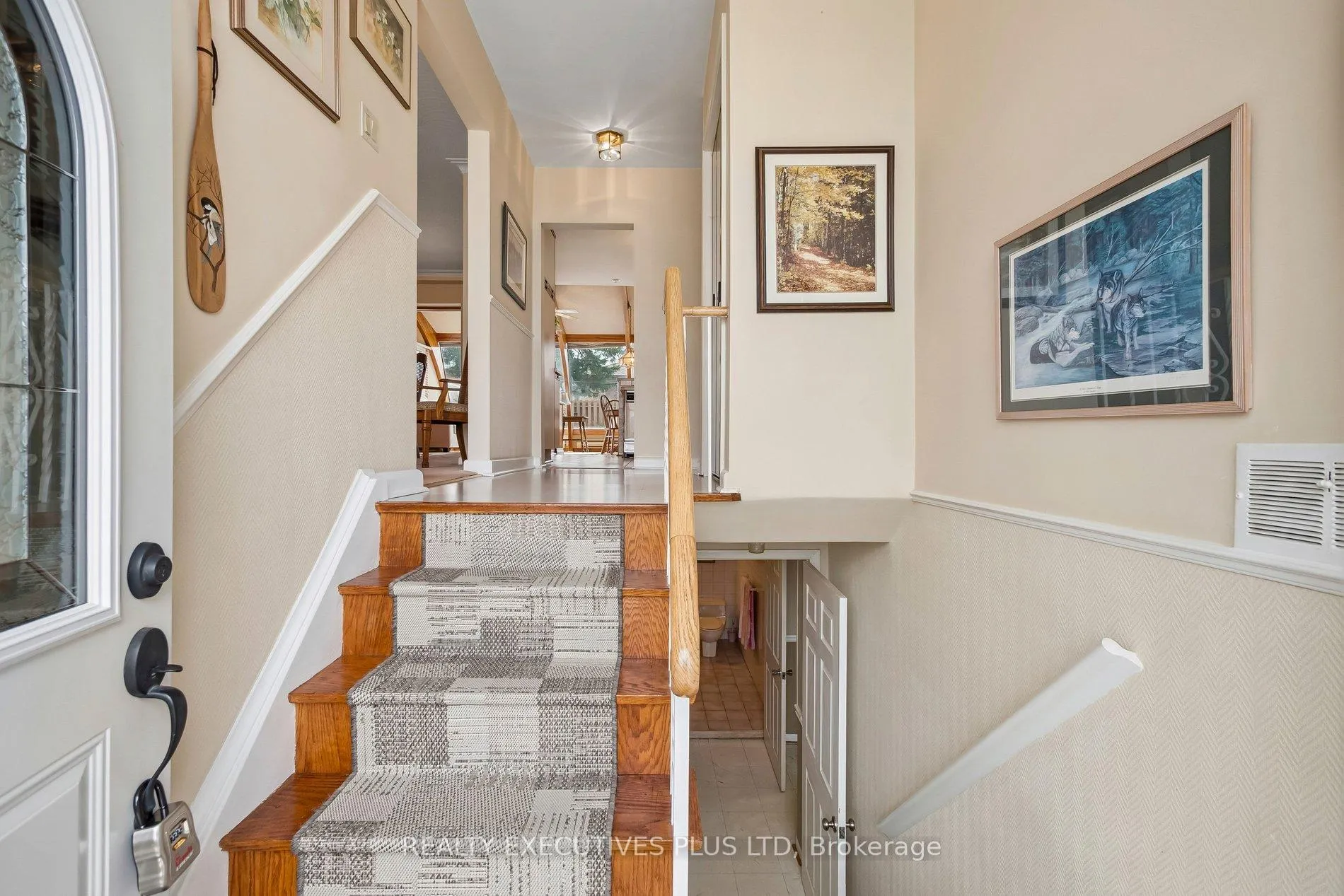 Photo 3 of 42 Bankfield Drive, Etobicoke, Thistletown-Beaumonde Heights — HOMEH