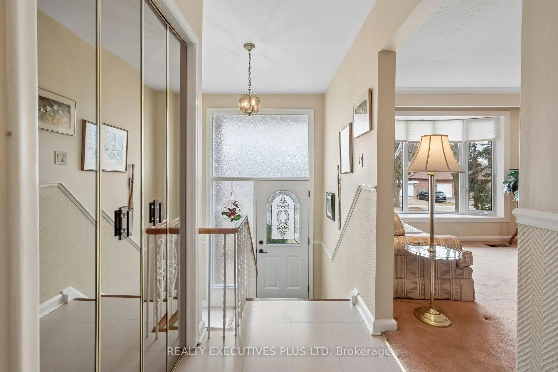 Photo 5 of 42 Bankfield Drive, Etobicoke, Thistletown-Beaumonde Heights — HOMEH