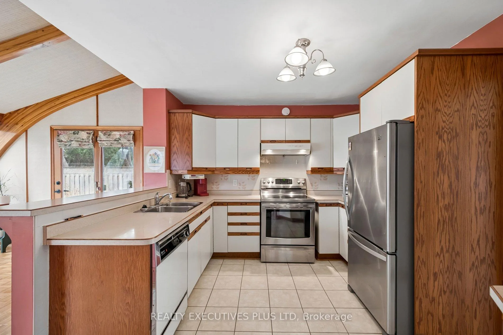 Photo 12 of 42 Bankfield Drive, Etobicoke, Thistletown-Beaumonde Heights — HOMEH