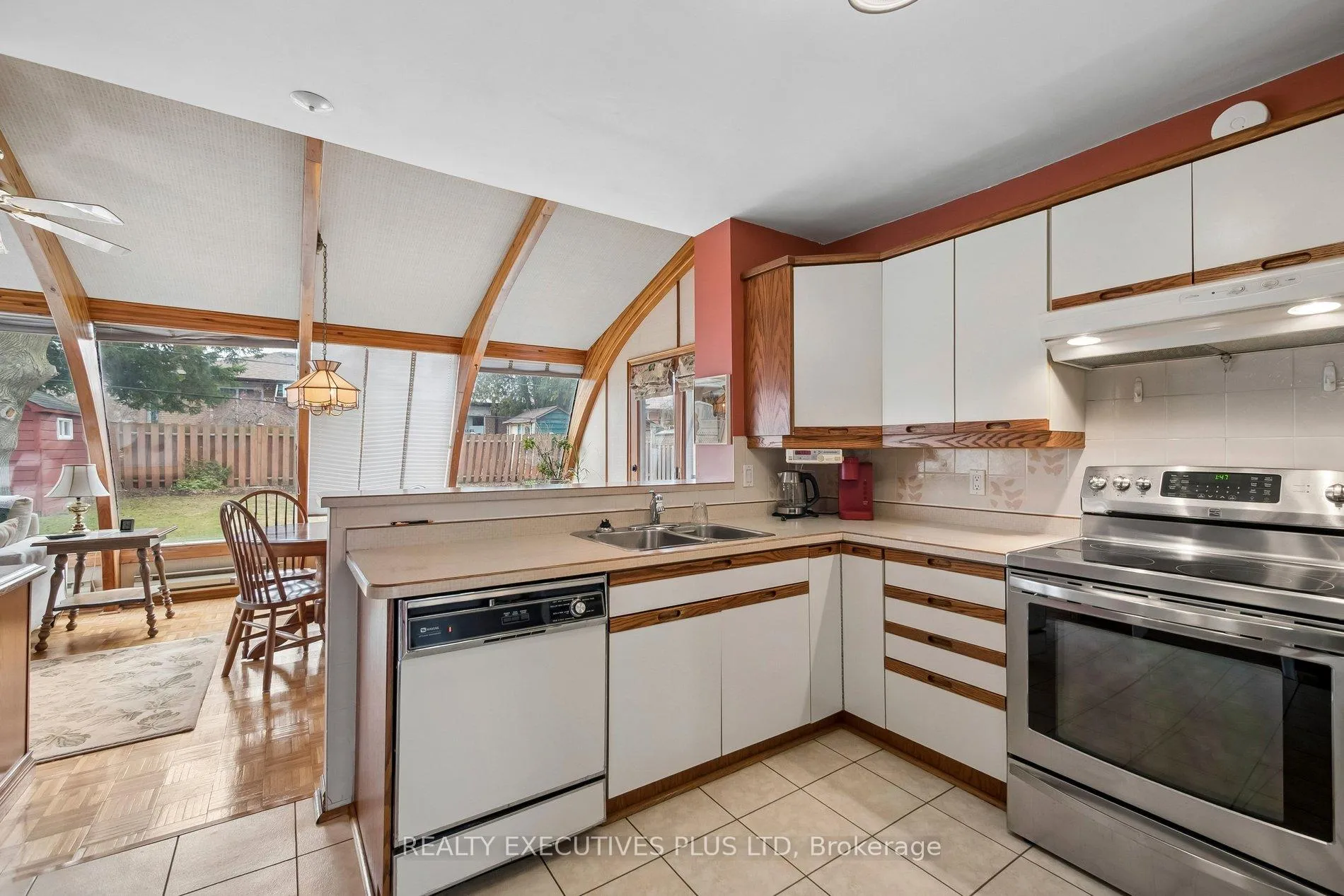Photo 13 of 42 Bankfield Drive, Etobicoke, Thistletown-Beaumonde Heights — HOMEH
