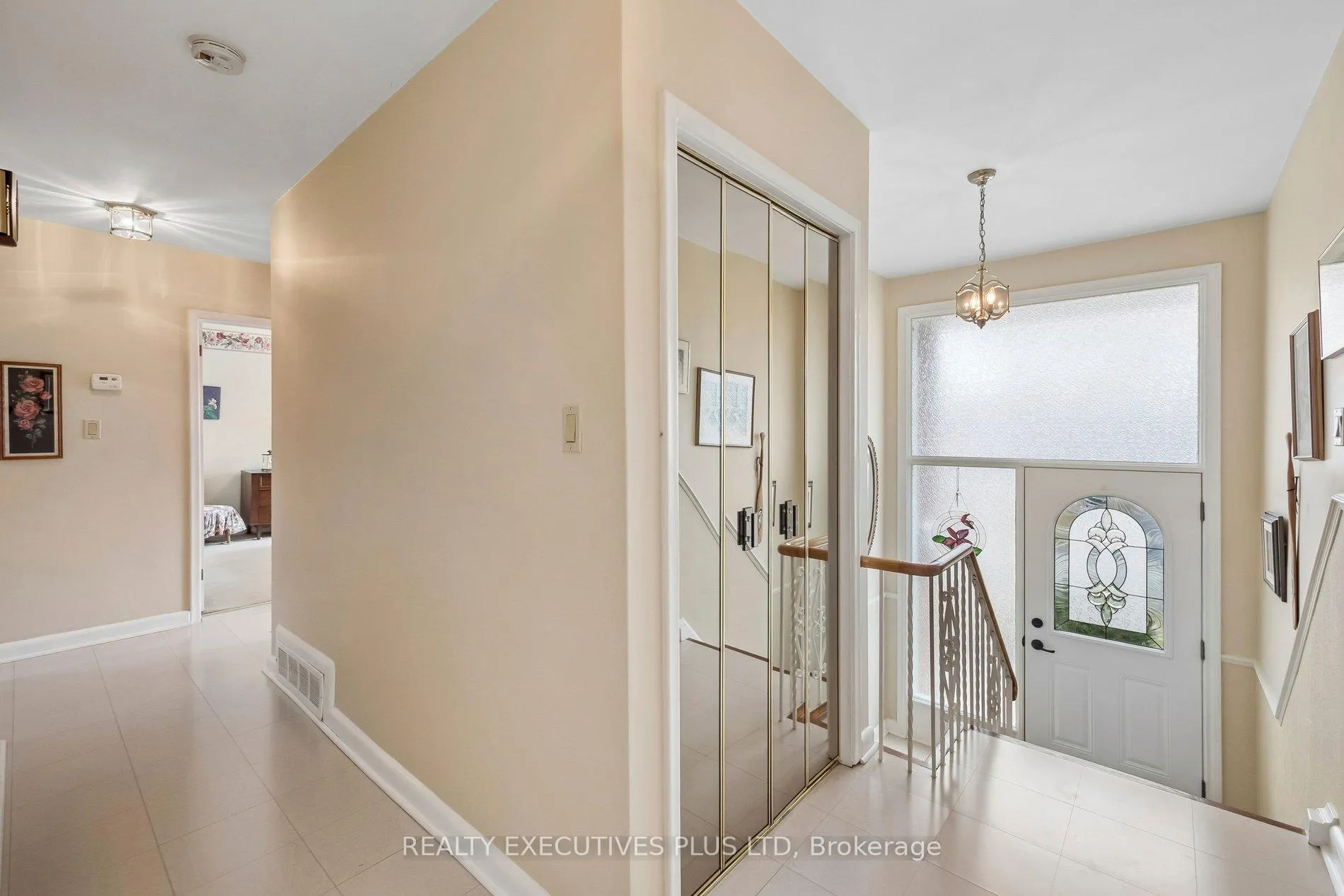 Photo 17 of 42 Bankfield Drive, Etobicoke, Thistletown-Beaumonde Heights — HOMEH
