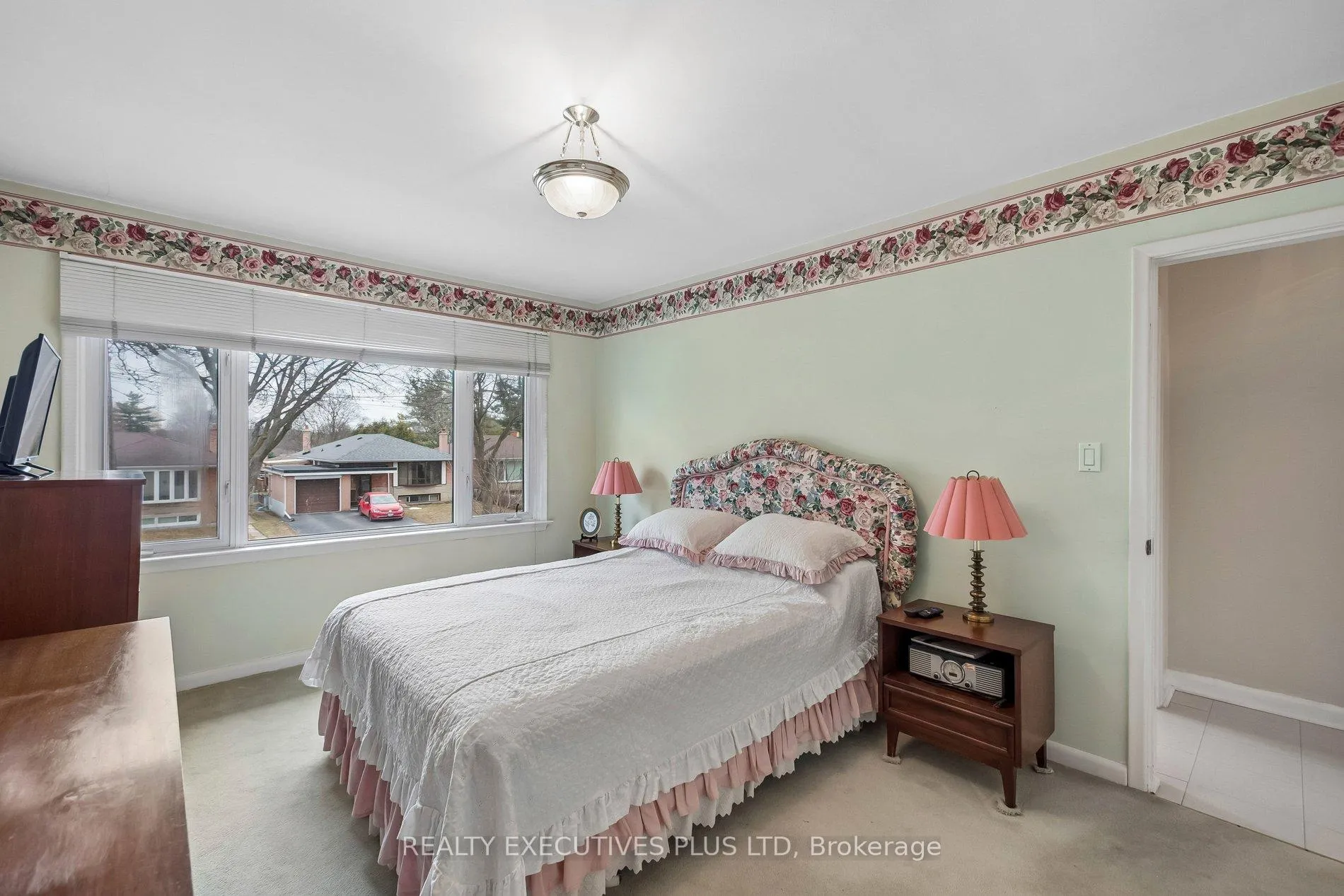 Photo 18 of 42 Bankfield Drive, Etobicoke, Thistletown-Beaumonde Heights — HOMEH