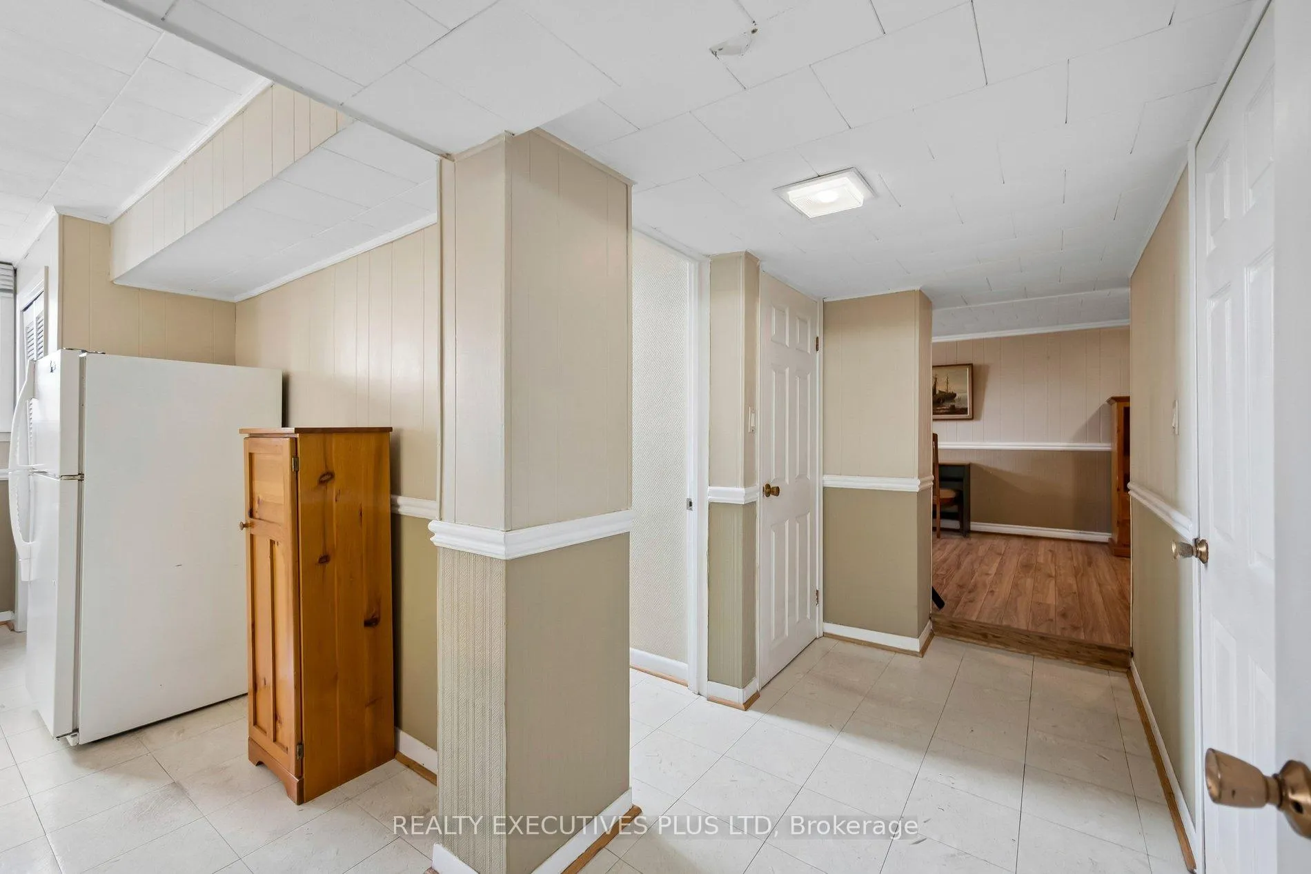 Photo 24 of 42 Bankfield Drive, Etobicoke, Thistletown-Beaumonde Heights — HOMEH