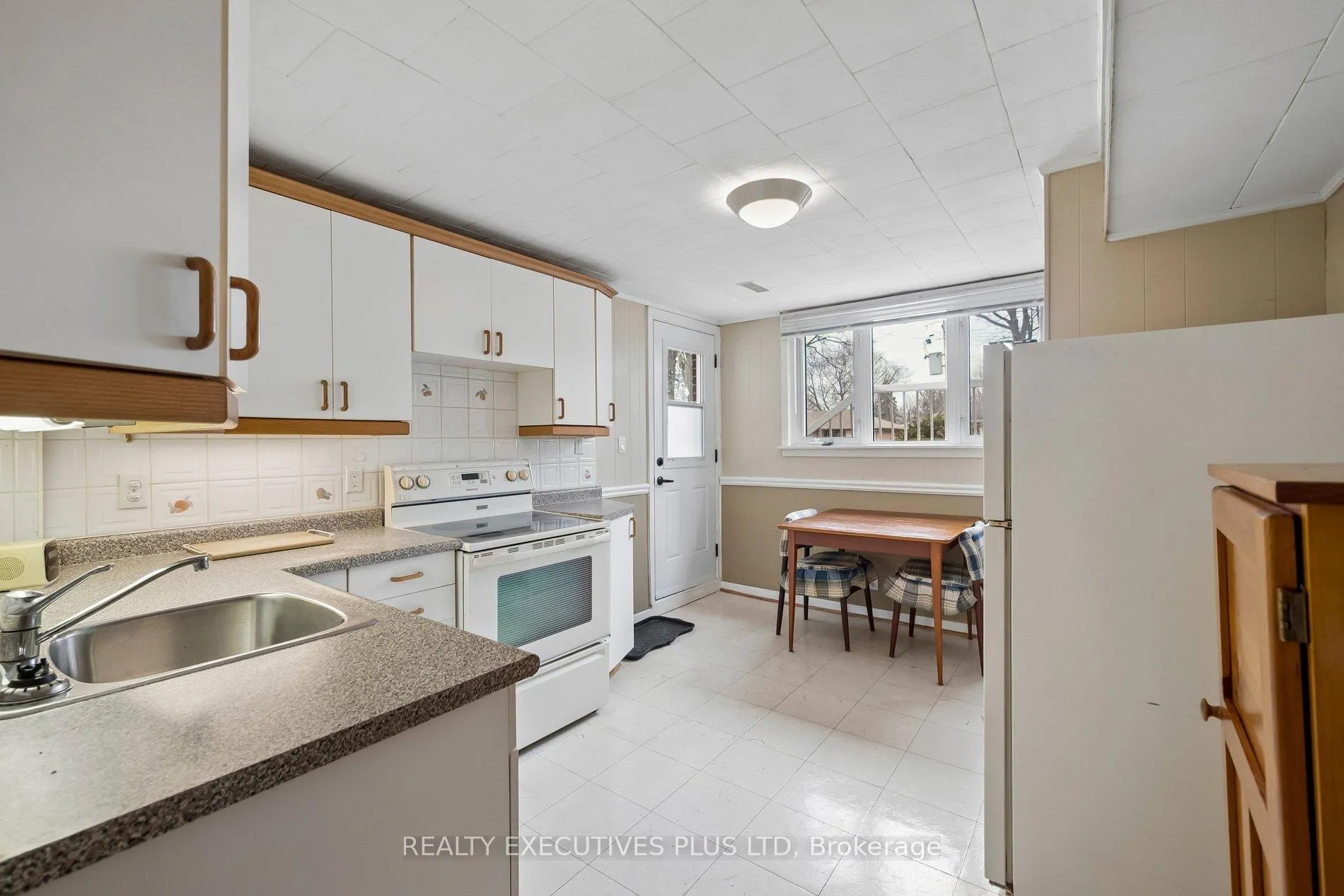 Photo 25 of 42 Bankfield Drive, Etobicoke, Thistletown-Beaumonde Heights — HOMEH