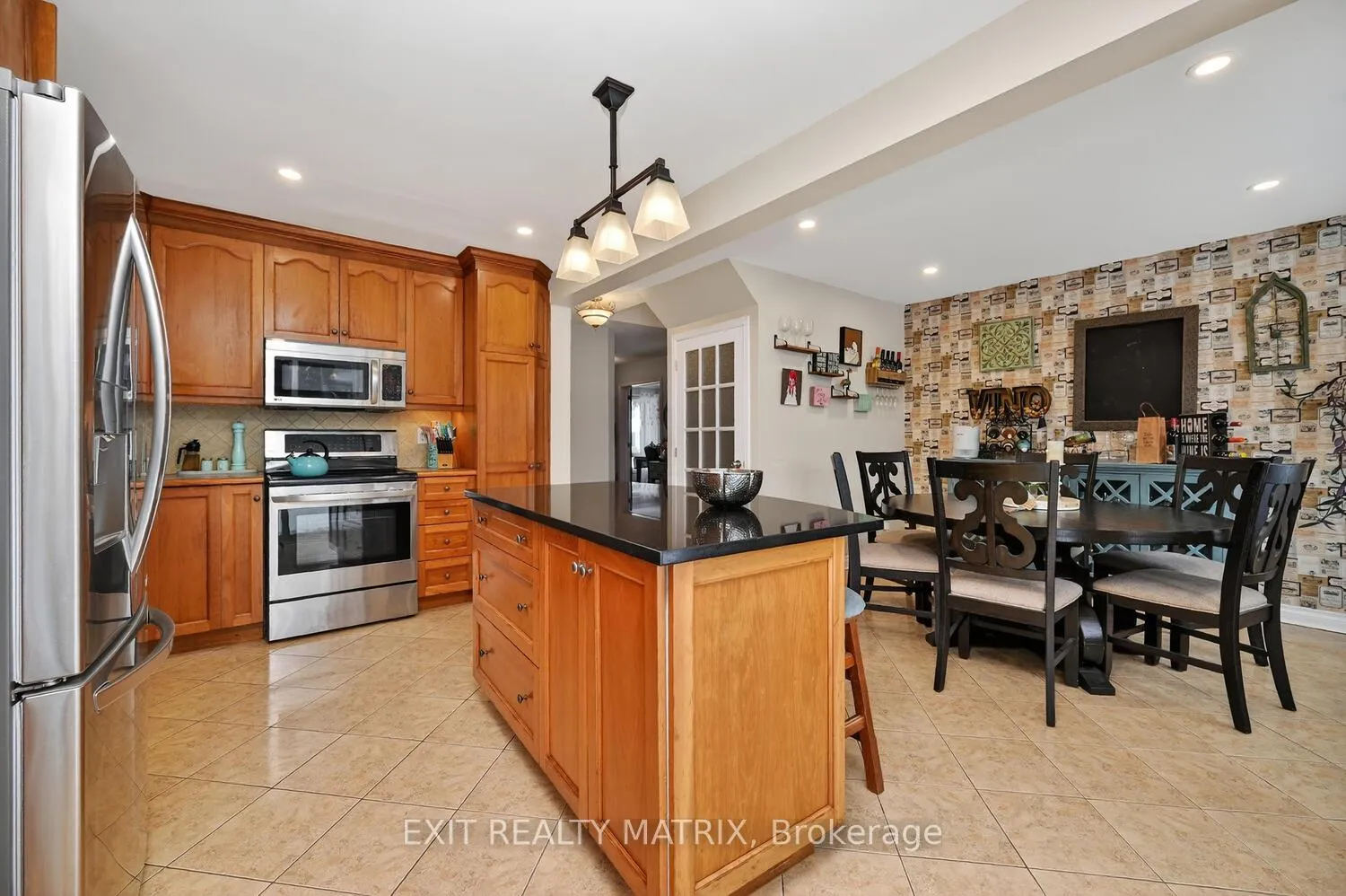 Photo 8 of 19 Mclennan Way, Ottawa, Kanata - Katimavik — HOMEH