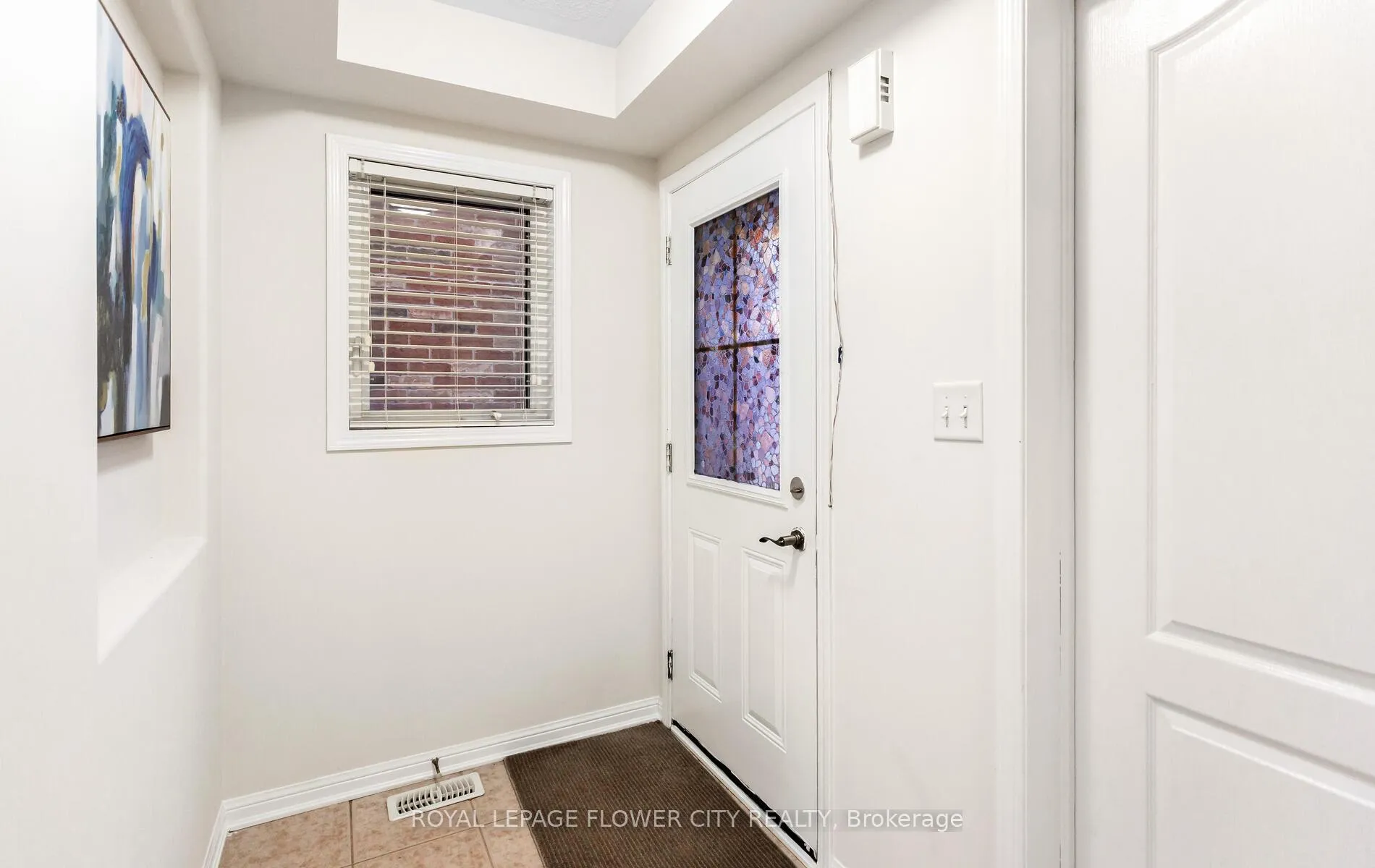 Photo 3 of 47 Haverty Trail, Brampton, Northwest Brampton — HOMEH