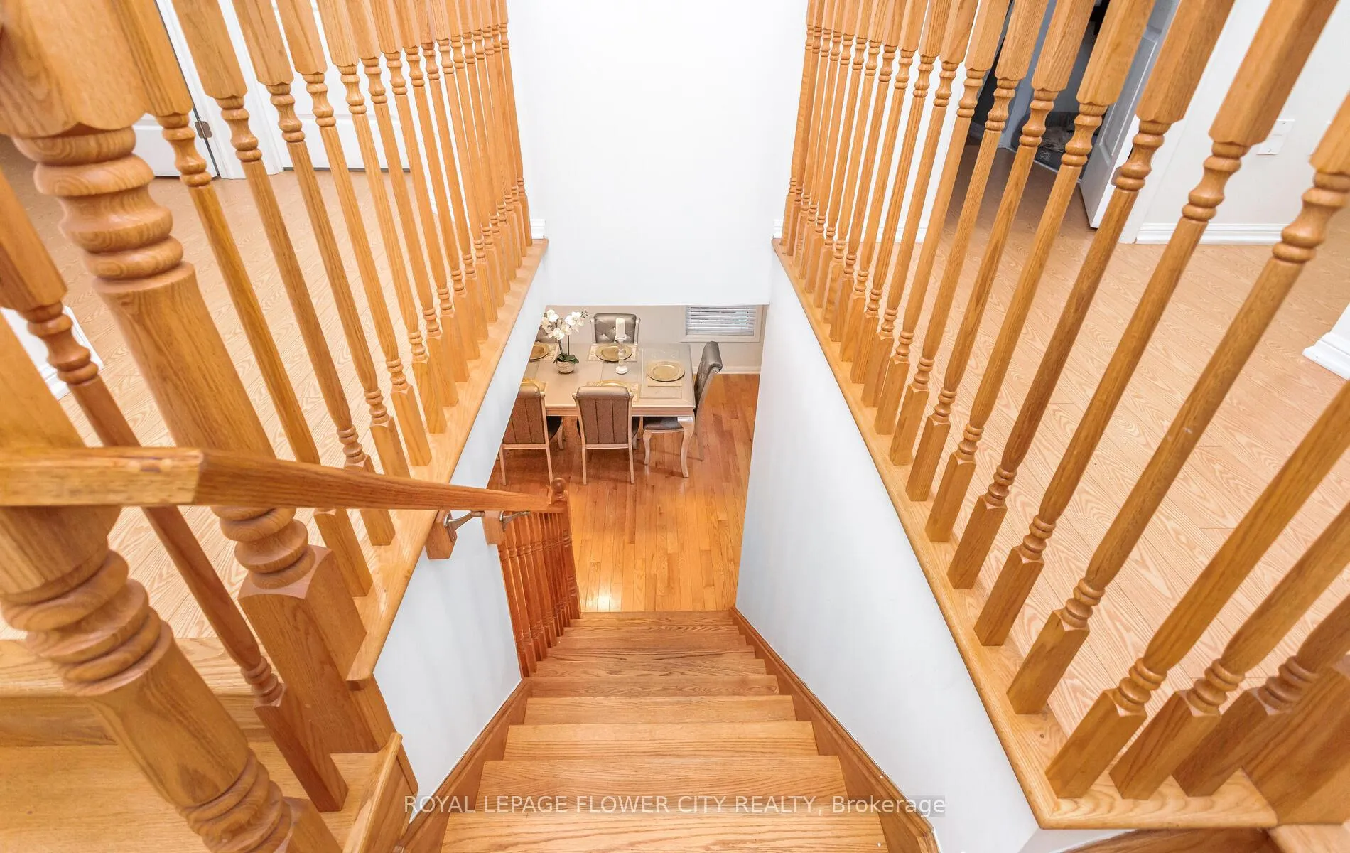 Photo 17 of 47 Haverty Trail, Brampton, Northwest Brampton — HOMEH