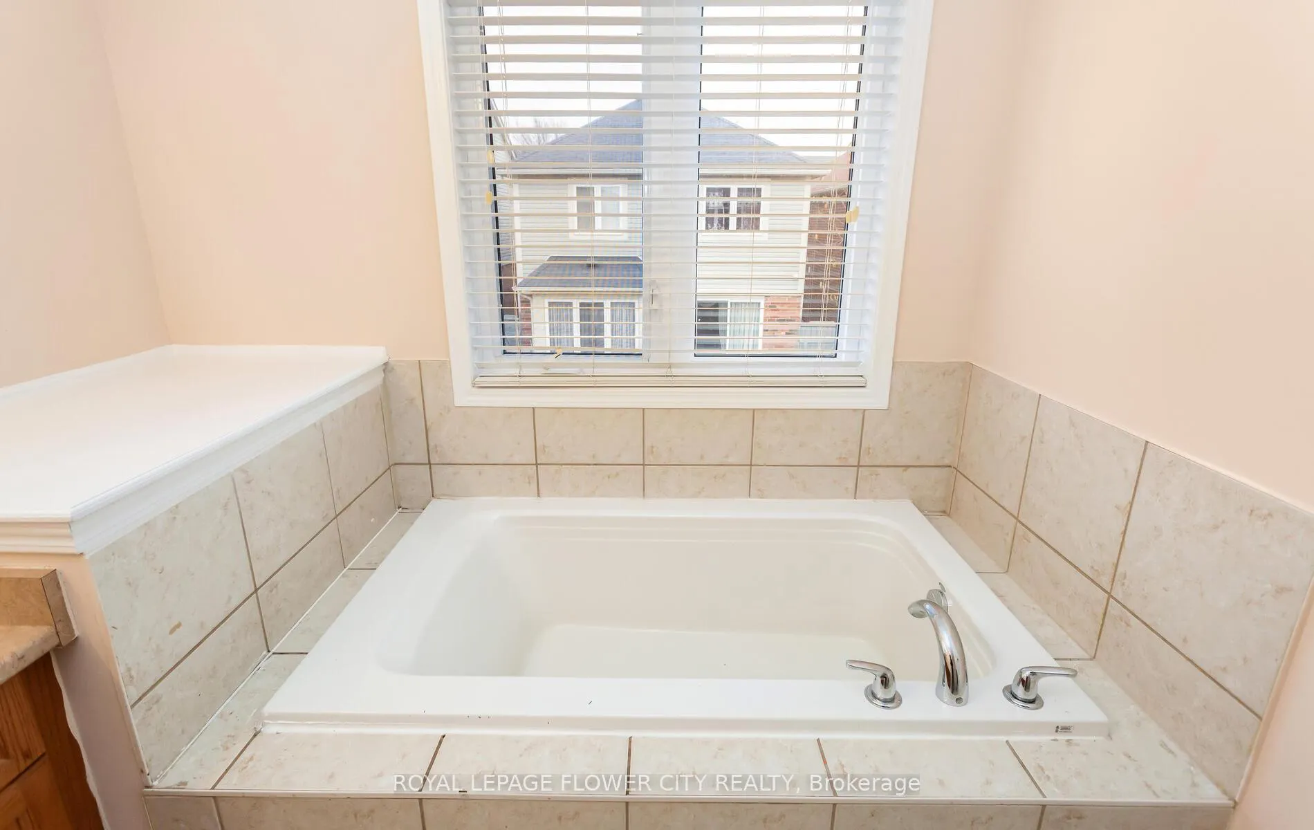 Photo 20 of 47 Haverty Trail, Brampton, Northwest Brampton — HOMEH
