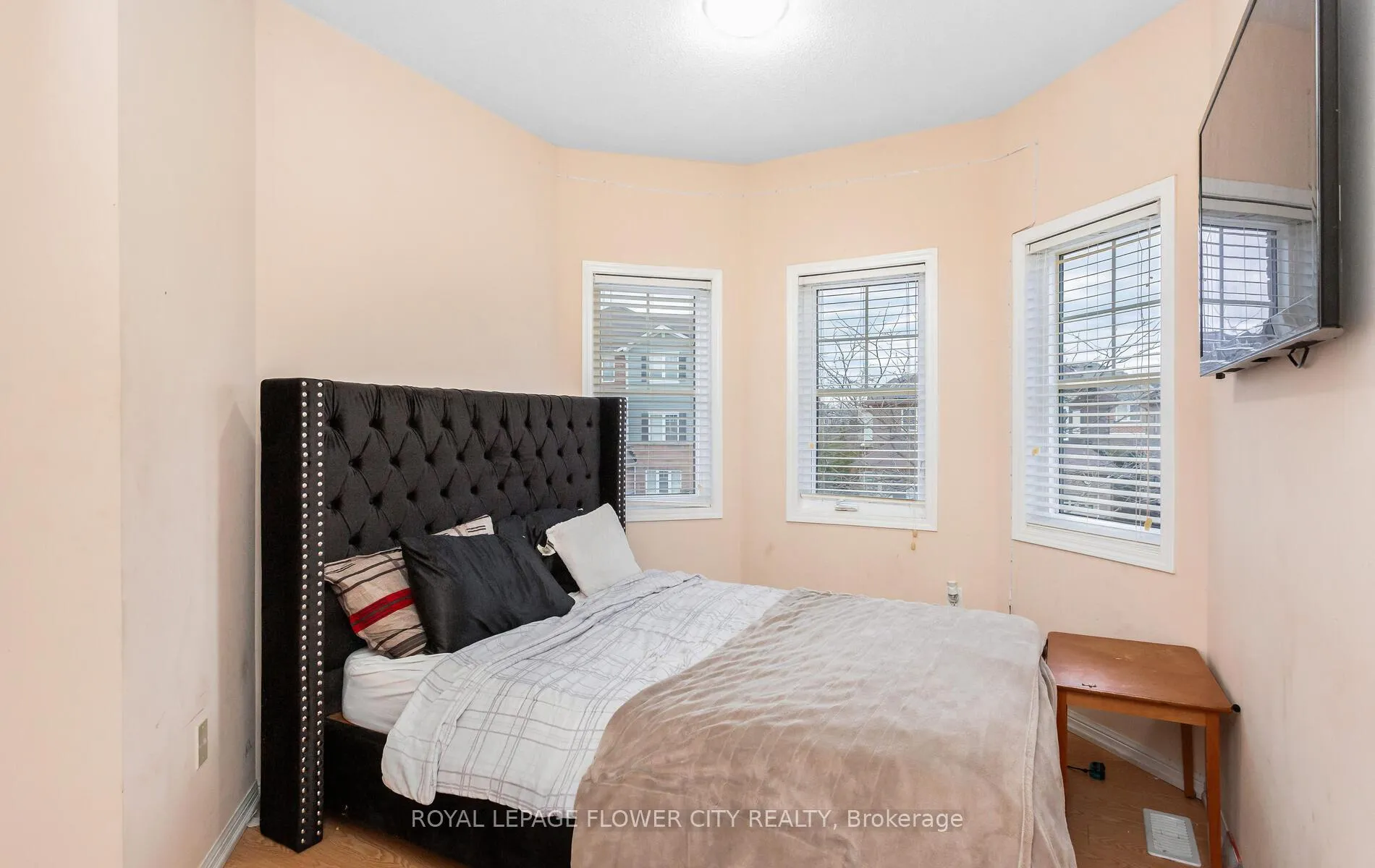 Photo 22 of 47 Haverty Trail, Brampton, Northwest Brampton — HOMEH