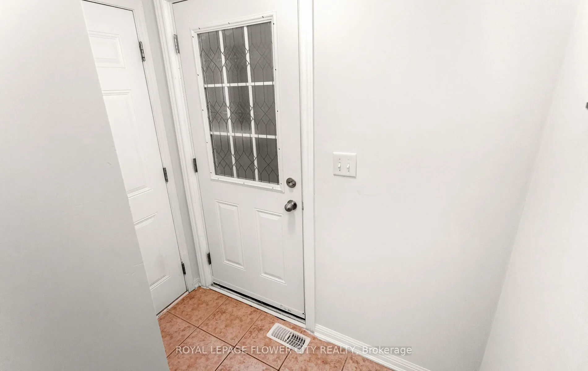 Photo 23 of 47 Haverty Trail, Brampton, Northwest Brampton — HOMEH