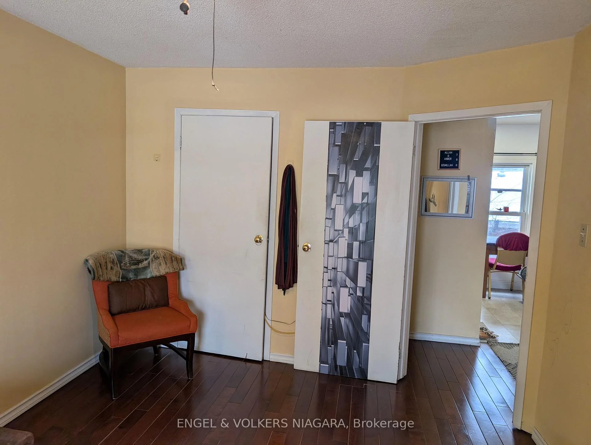 Photo 9 of 6218 Culp Street, Niagara Falls, Dorchester — HOMEH