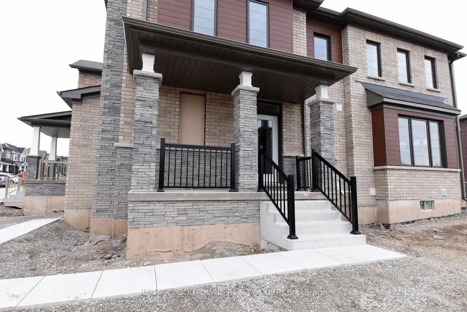 Photo 5 of 2 Sundin Drive, Haldimand — HOMEH