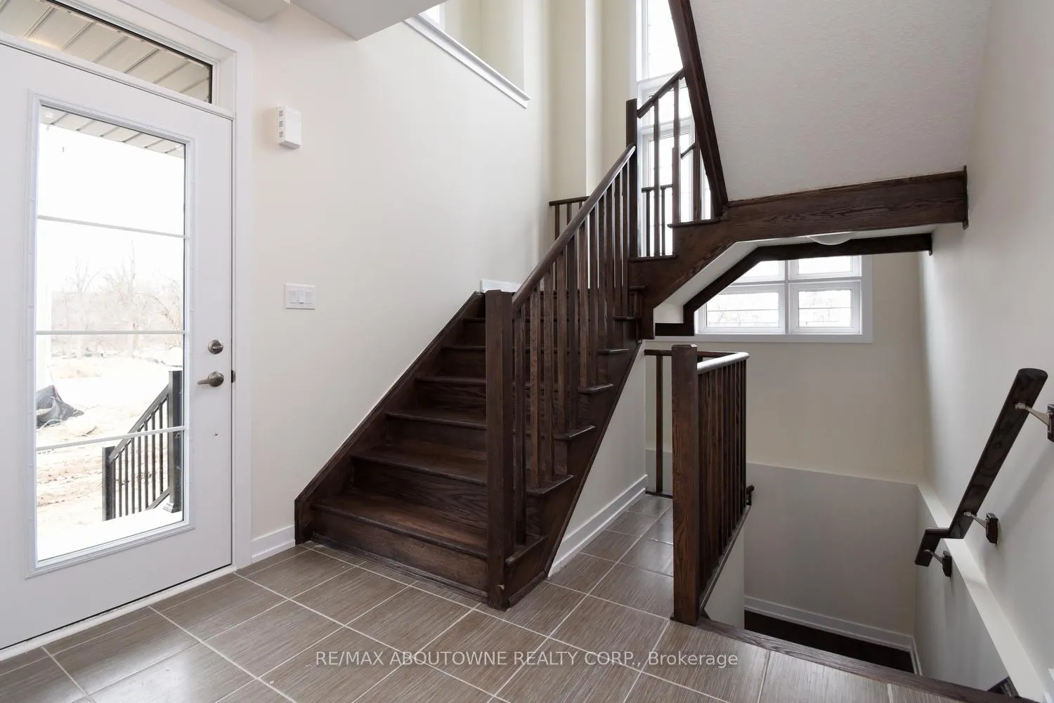 Photo 7 of 2 Sundin Drive, Haldimand — HOMEH