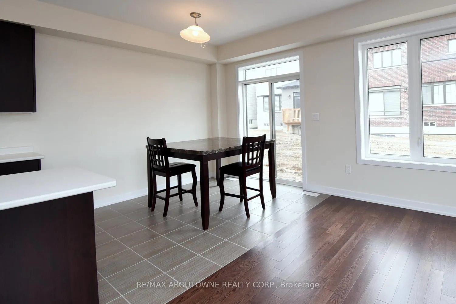 Photo 13 of 2 Sundin Drive, Haldimand — HOMEH
