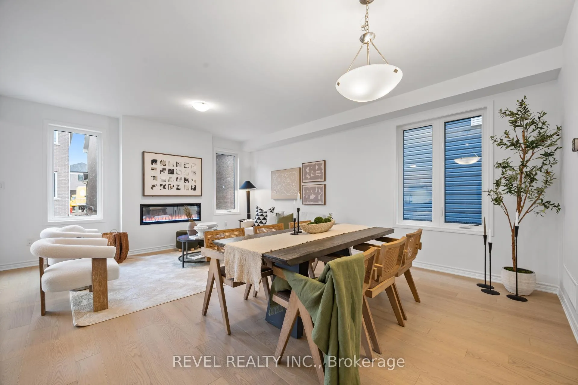 Photo 8 of 1387 Hearns Place, Milton, Bowes — HOMEH