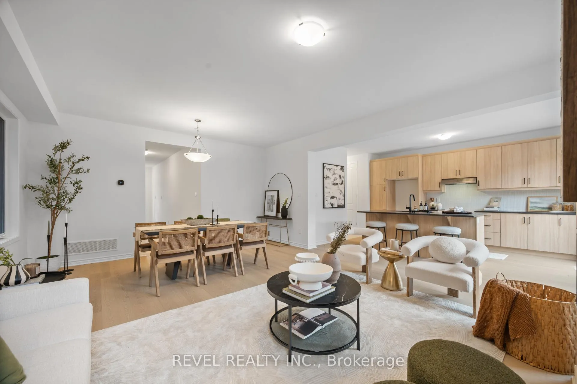 Photo 12 of 1387 Hearns Place, Milton, Bowes — HOMEH