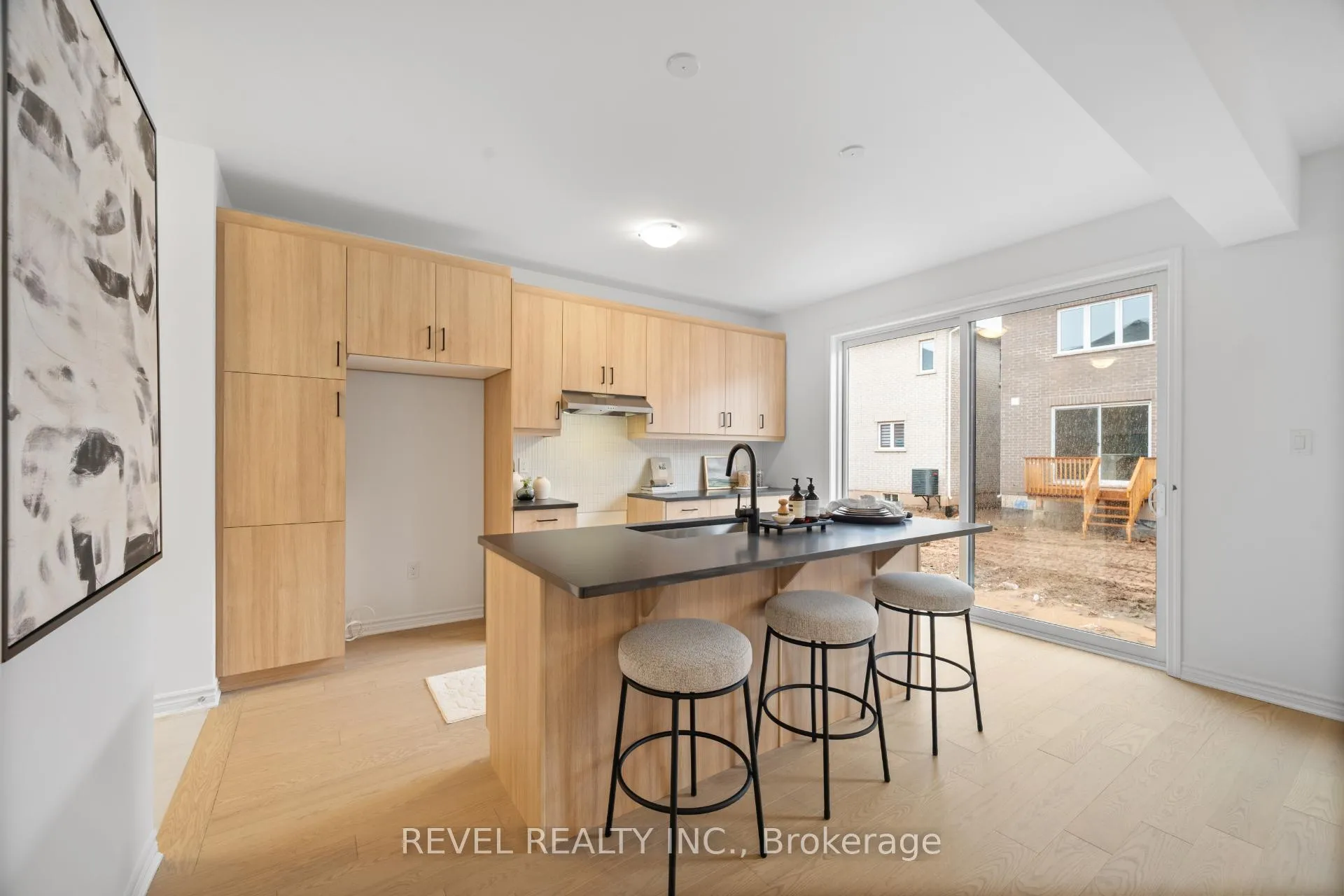 Photo 13 of 1387 Hearns Place, Milton, Bowes — HOMEH