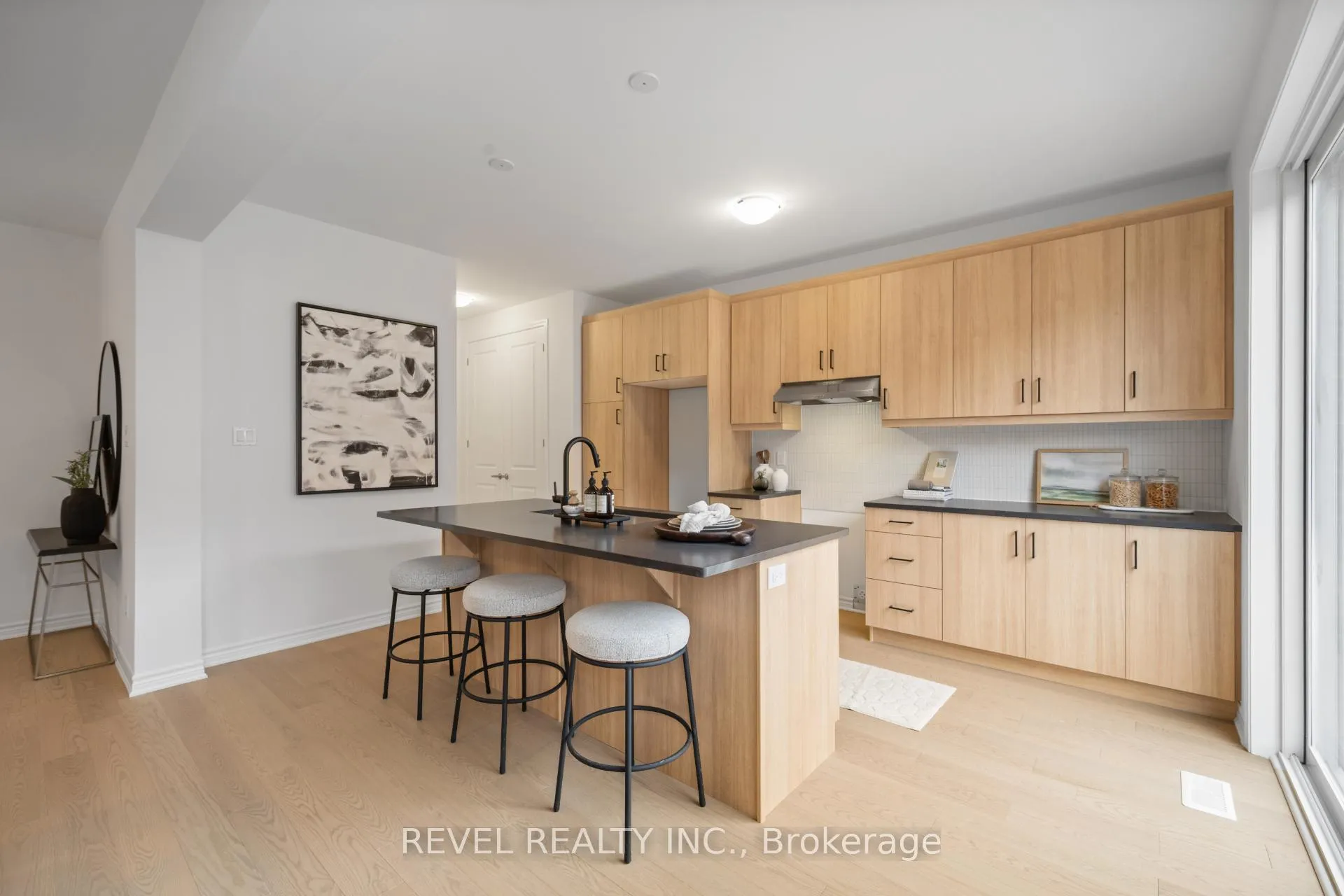 Photo 15 of 1387 Hearns Place, Milton, Bowes — HOMEH