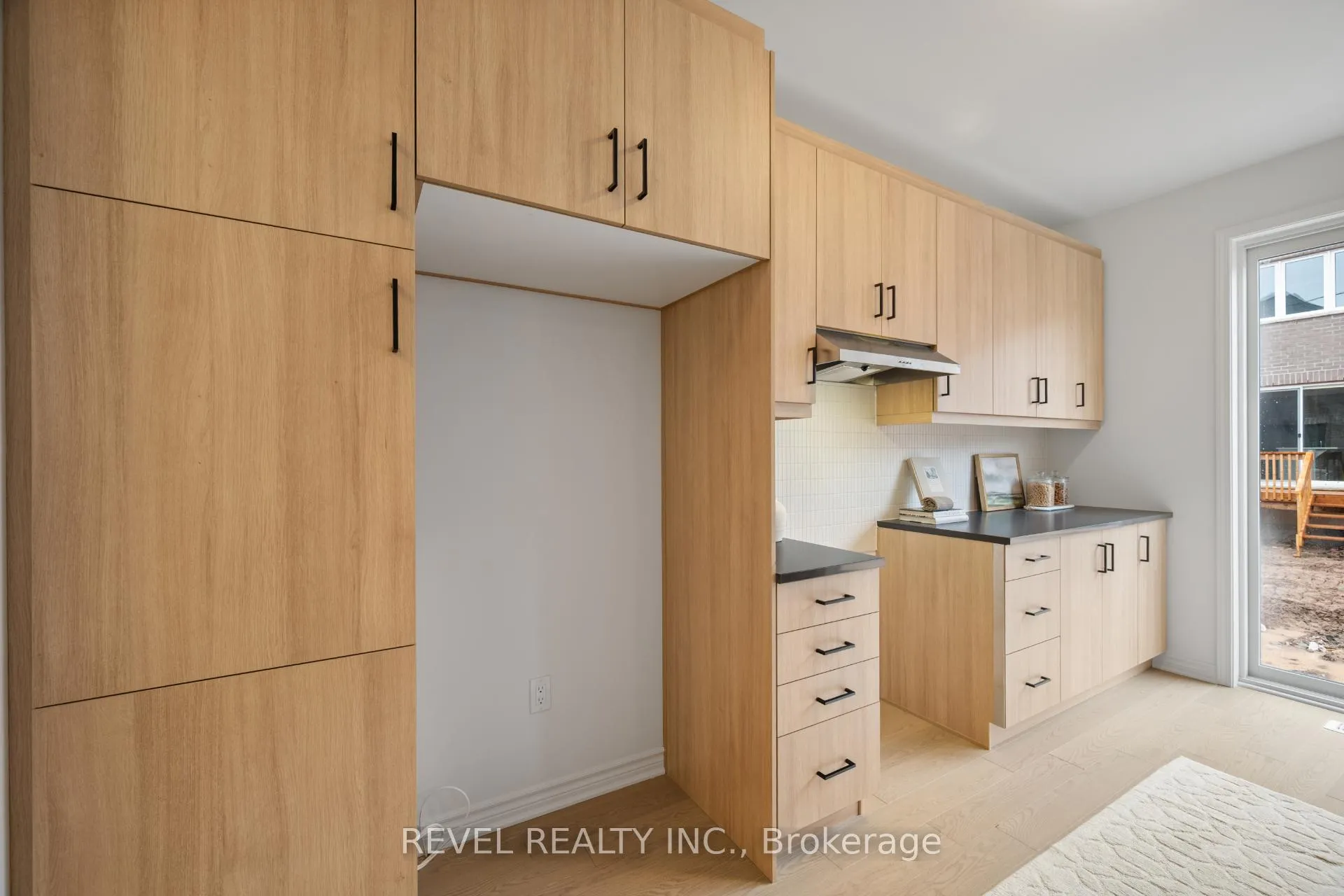 Photo 16 of 1387 Hearns Place, Milton, Bowes — HOMEH