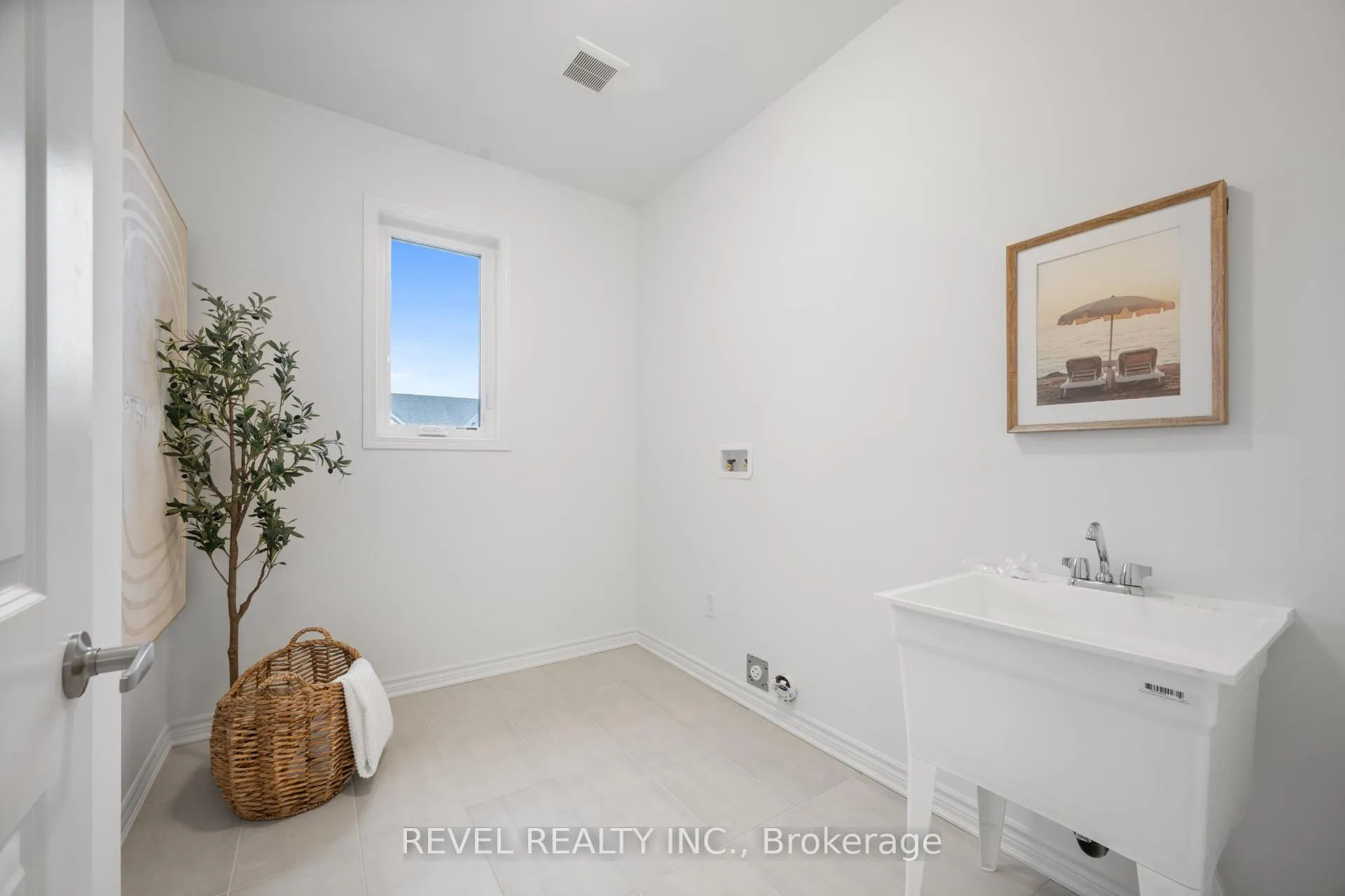 Photo 34 of 1387 Hearns Place, Milton, Bowes — HOMEH
