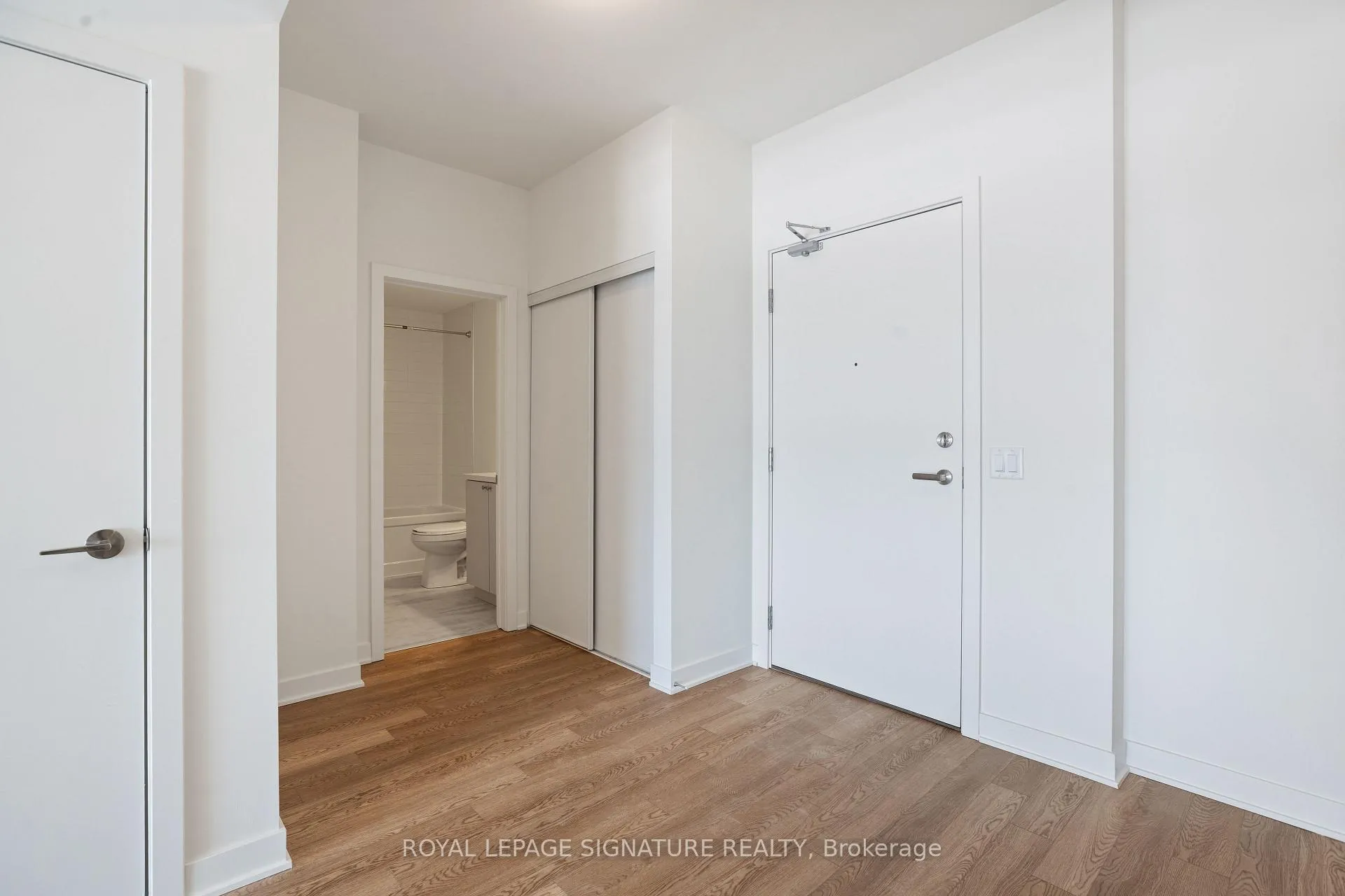 Photo 5 of Unit 501, 51 Clarington Boulevard, Clarington, Bowmanville — HOMEH