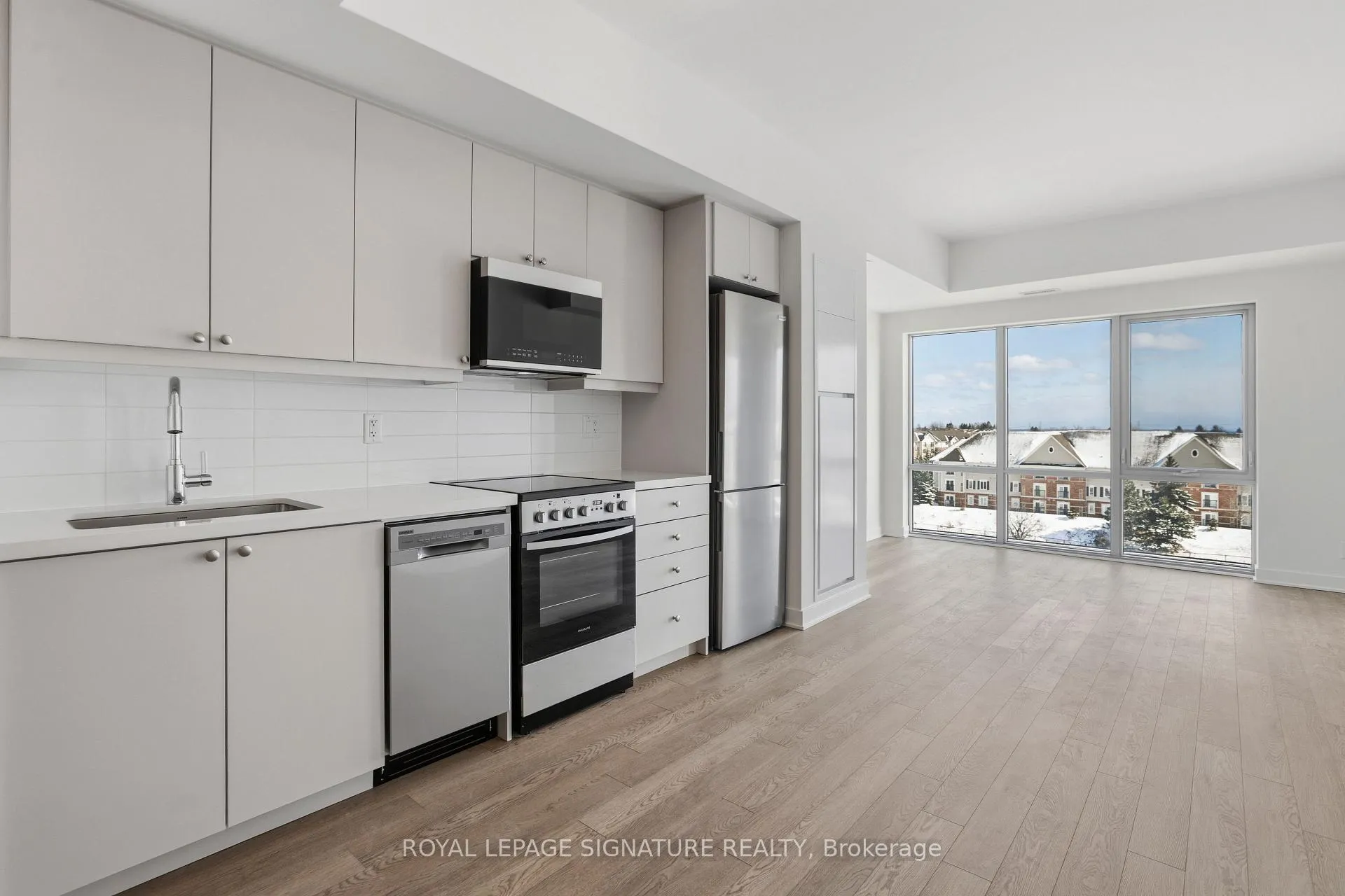 Photo 14 of Unit 501, 51 Clarington Boulevard, Clarington, Bowmanville — HOMEH