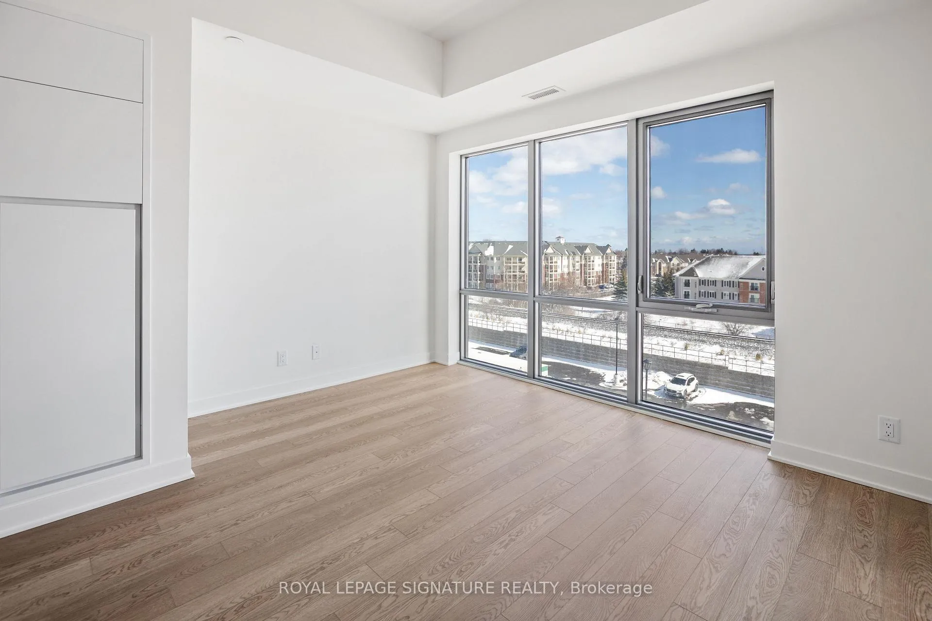 Photo 15 of Unit 501, 51 Clarington Boulevard, Clarington, Bowmanville — HOMEH