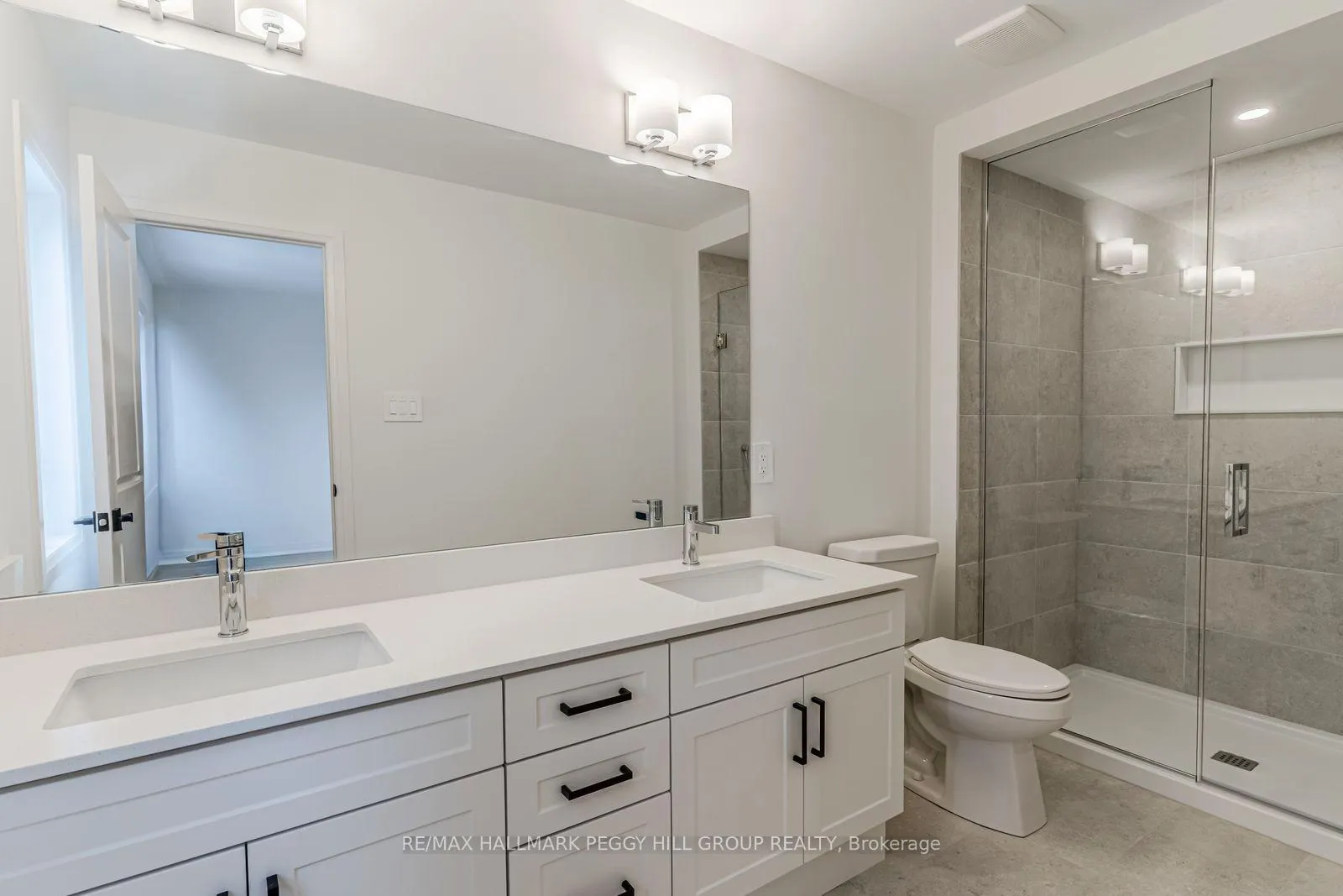 Photo 7 of 187 Durham Avenue, Barrie, Rural Barrie Southeast — HOMEH