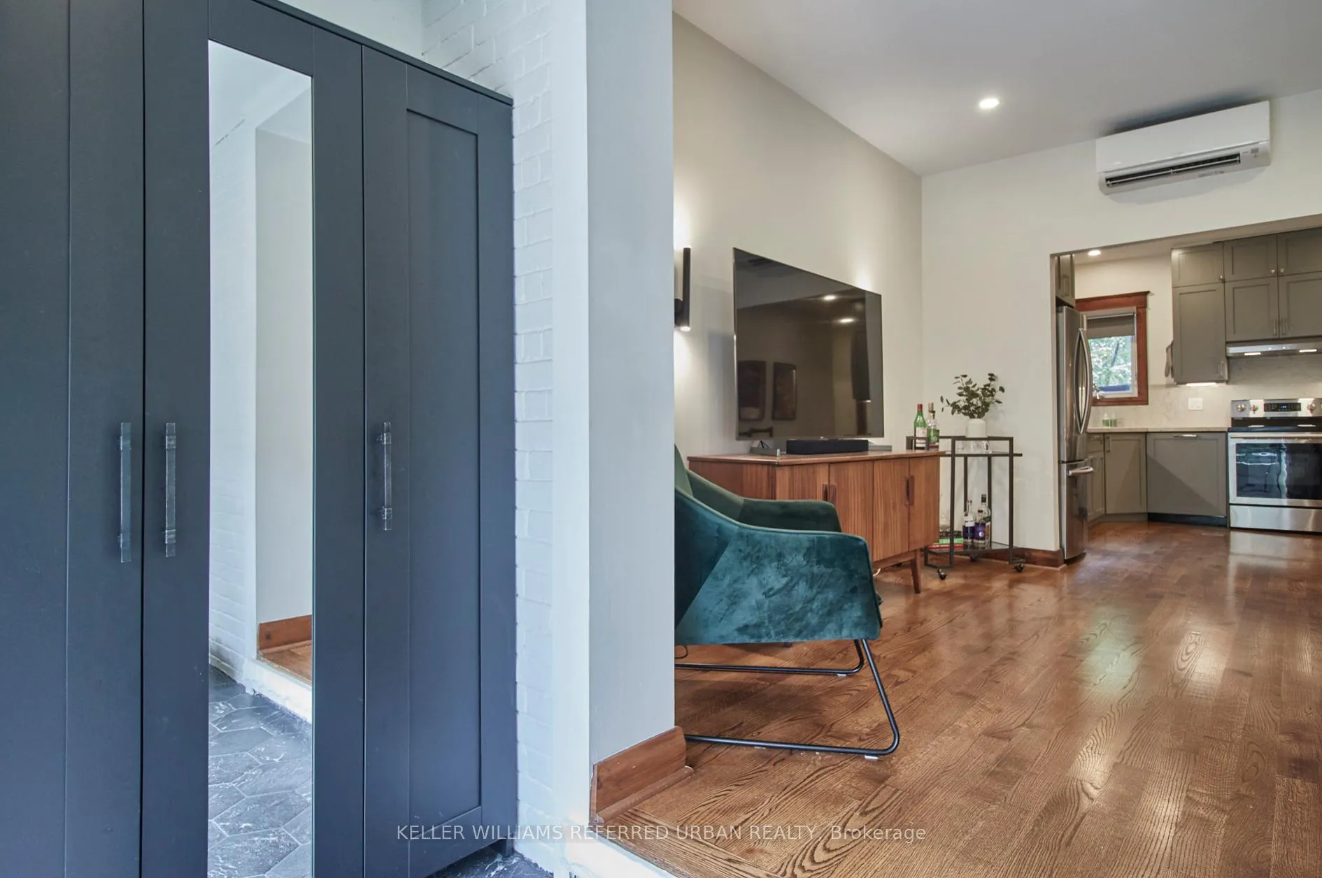 Photo 4 of Unit Main, 292 Withrow Avenue, Toronto, Blake-Jones — HOMEH