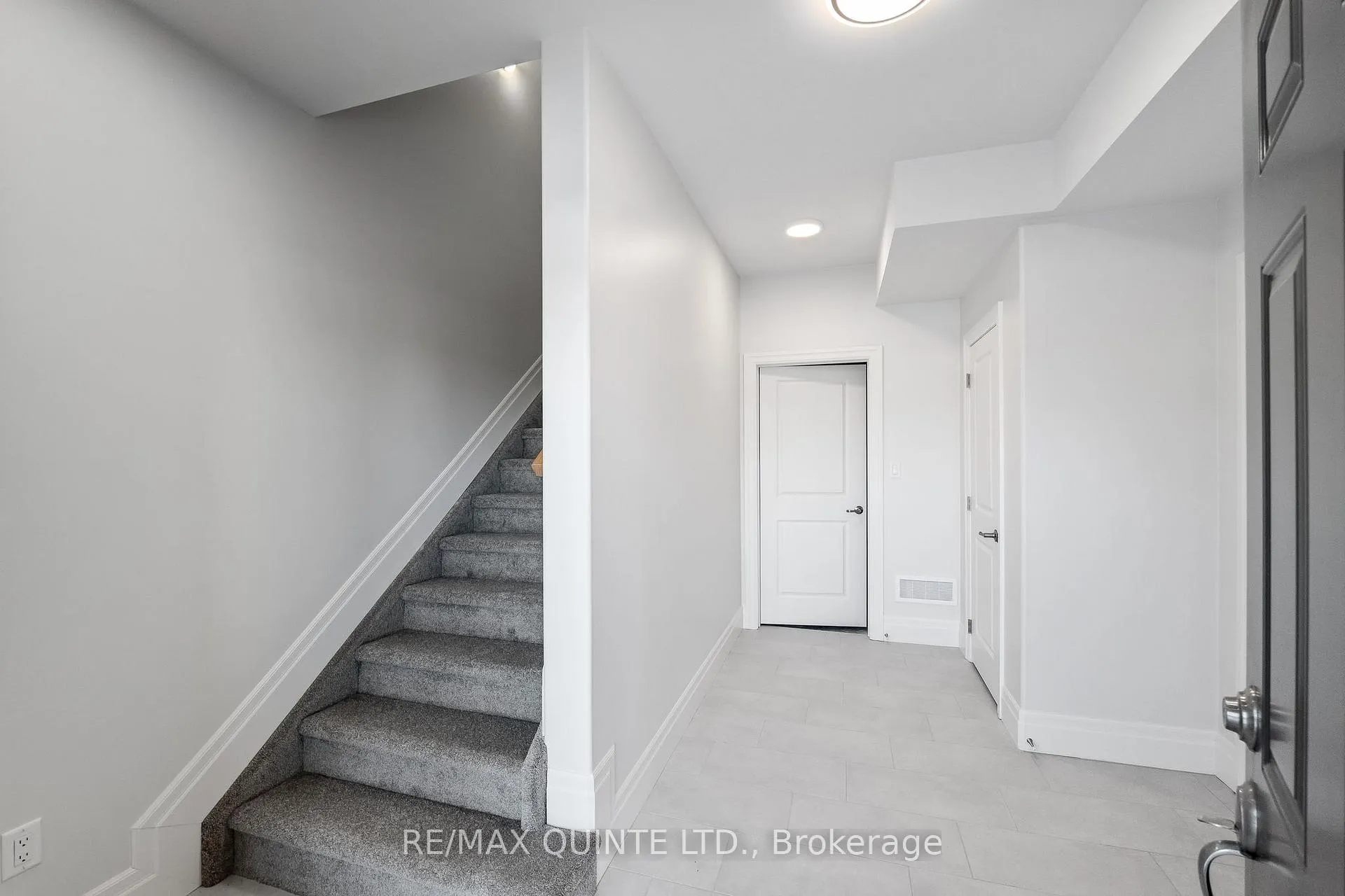 Photo 3 of 25 Markland Avenue, Prince Edward County, Picton Ward — HOMEH