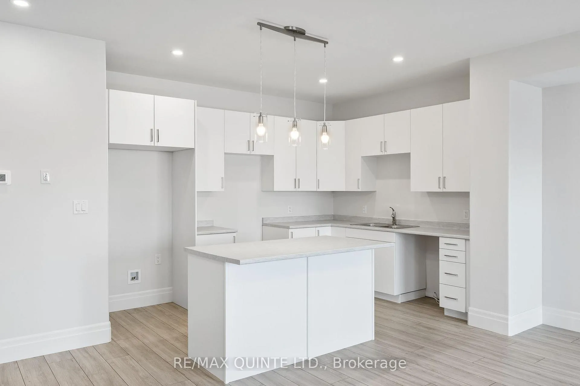 Photo 7 of 25 Markland Avenue, Prince Edward County, Picton Ward — HOMEH