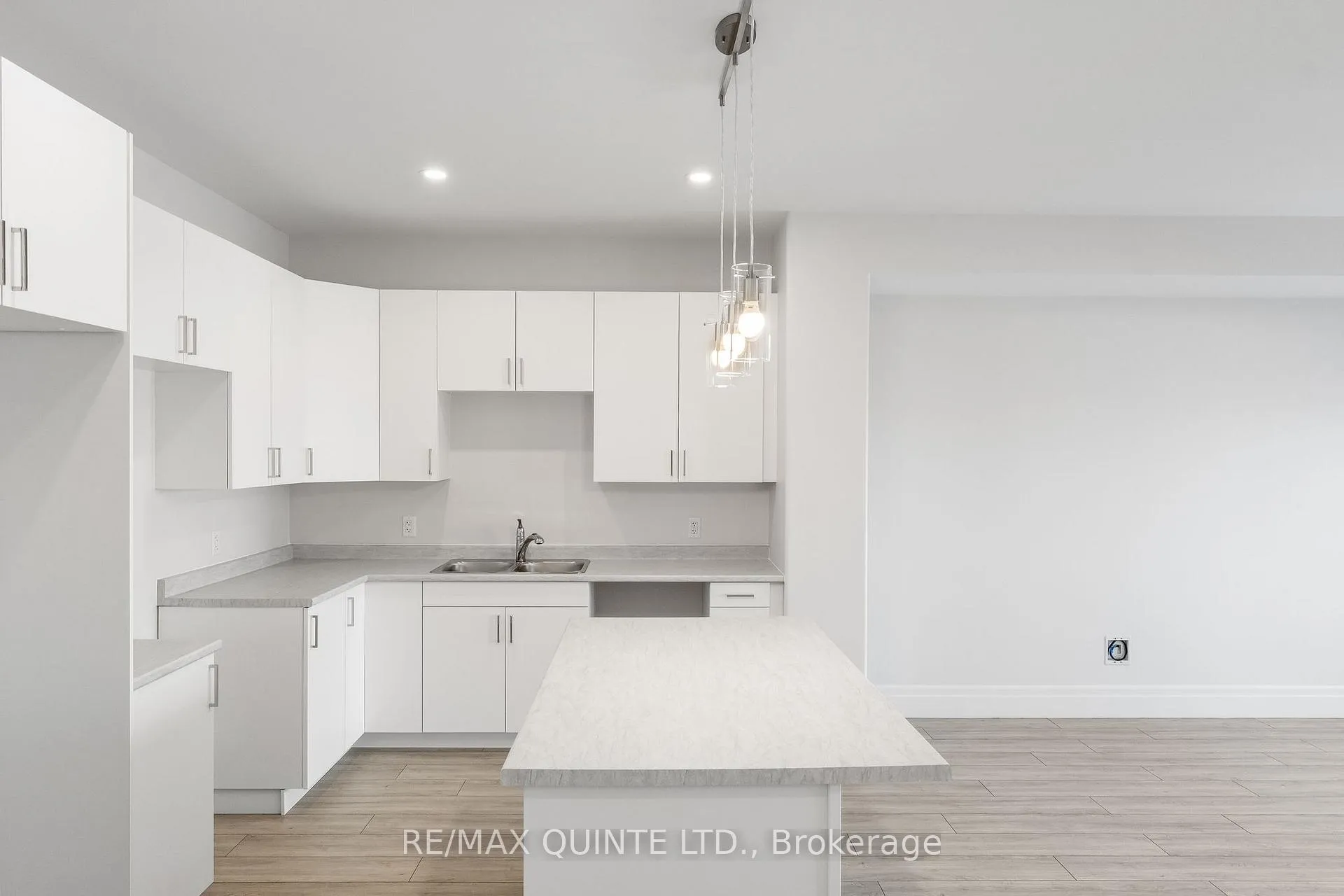 Photo 8 of 25 Markland Avenue, Prince Edward County, Picton Ward — HOMEH