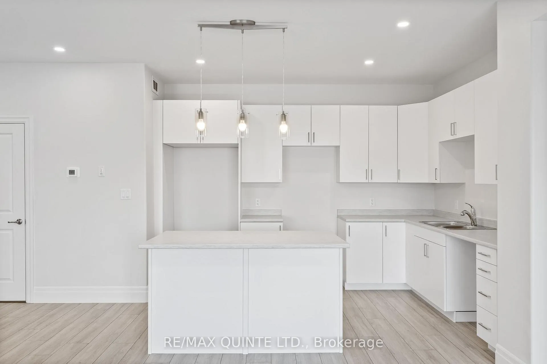 Photo 9 of 25 Markland Avenue, Prince Edward County, Picton Ward — HOMEH