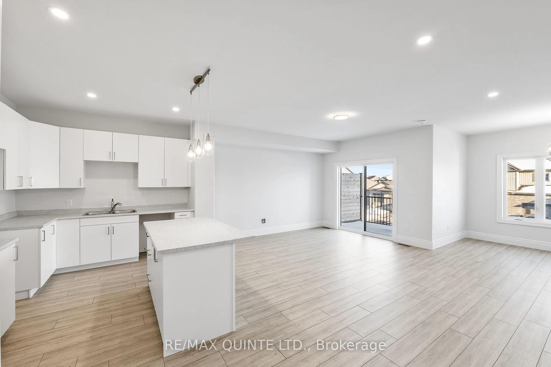 Photo 11 of 25 Markland Avenue, Prince Edward County, Picton Ward — HOMEH