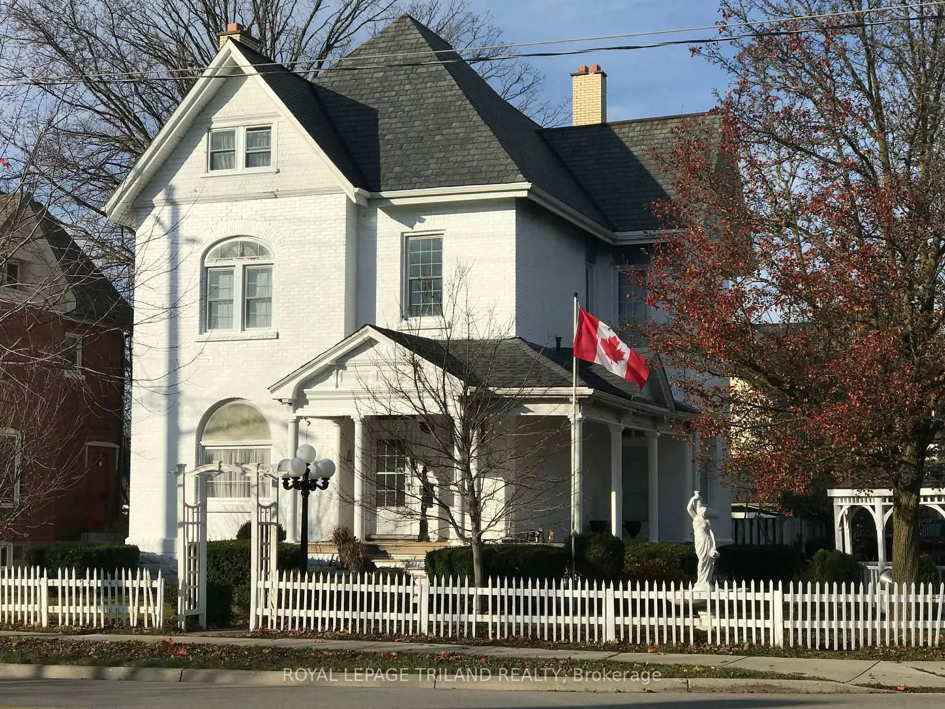 Photo 4 of 81 Wellington Street, St. Thomas — HOMEH
