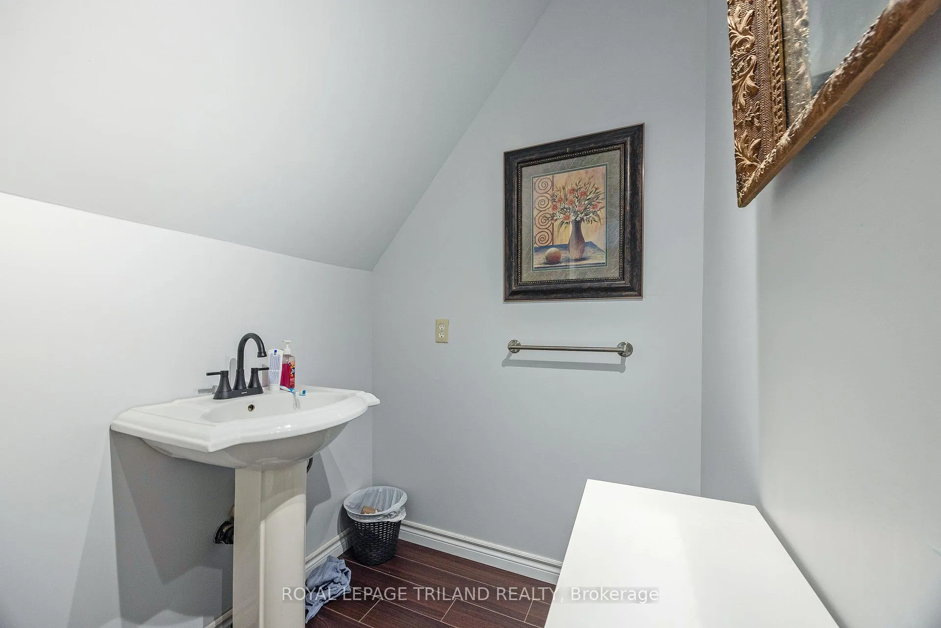Photo 43 of 81 Wellington Street, St. Thomas — HOMEH