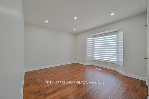Photo 7 of 3 Rambling Oak Drive, Brampton, Fletcher's Meadow — HOMEH