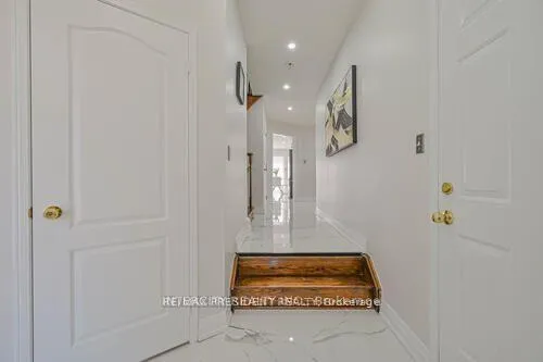 Photo 10 of 3 Rambling Oak Drive, Brampton, Fletcher's Meadow — HOMEH