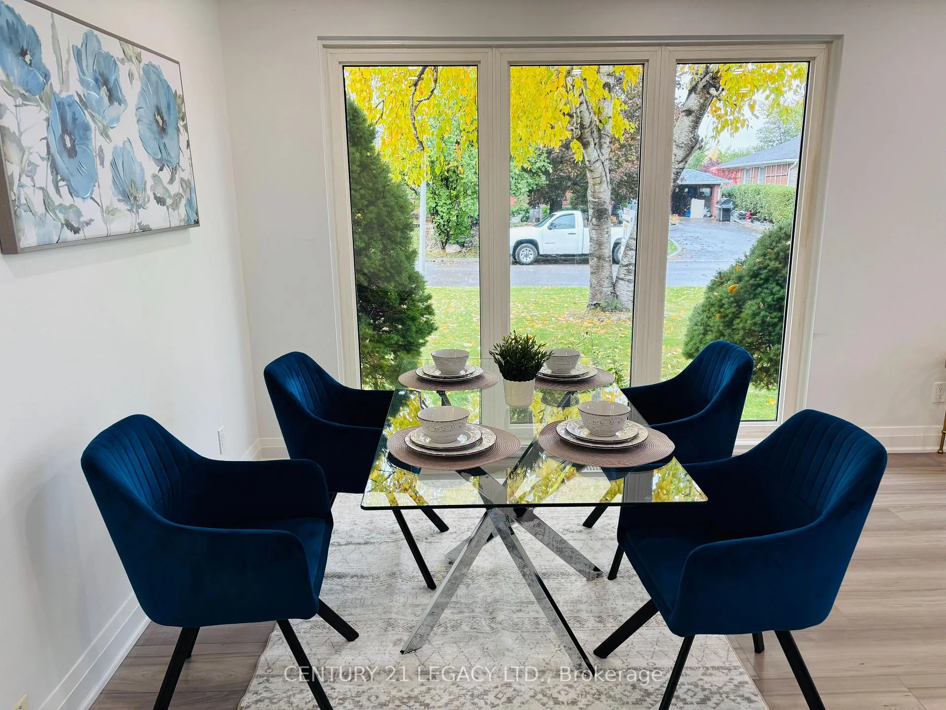 Photo 3 of 26 Epsom Downs Drive, Brampton, Southgate — HOMEH
