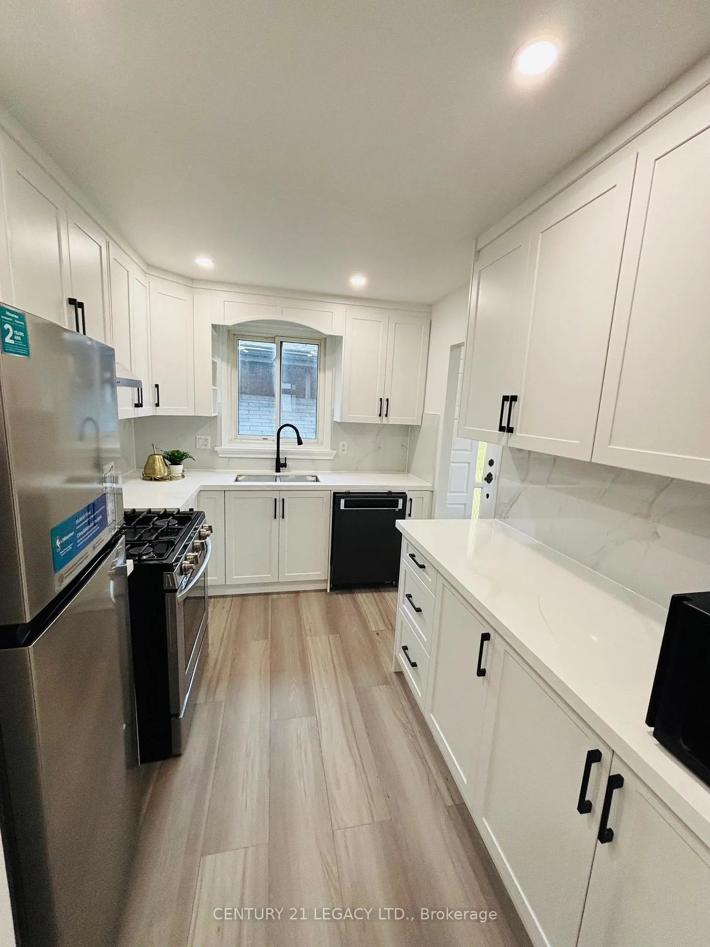 Photo 5 of 26 Epsom Downs Drive, Brampton, Southgate — HOMEH