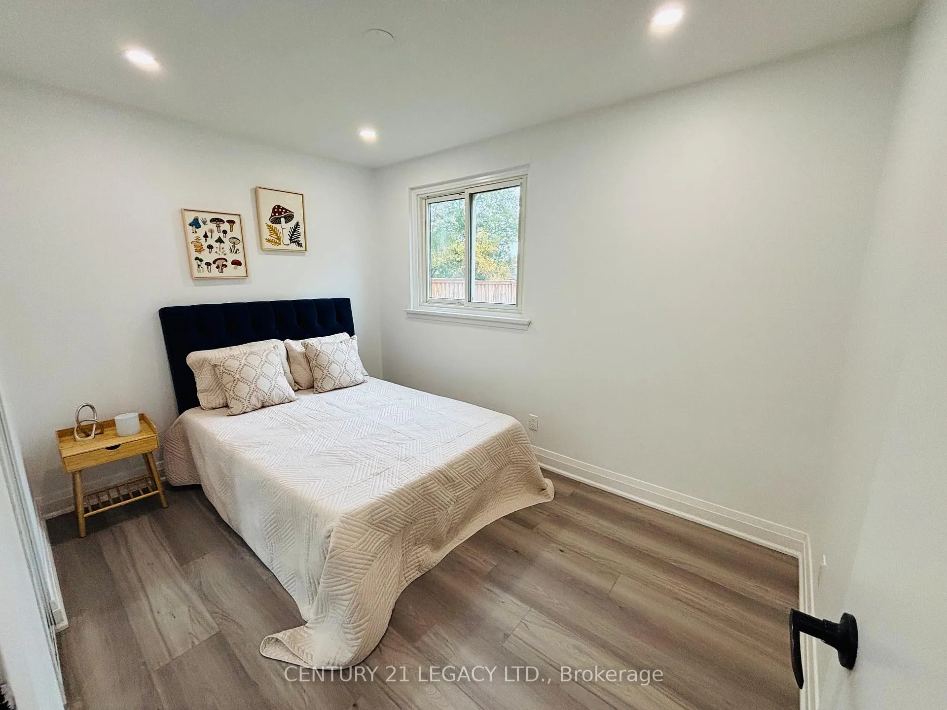 Photo 9 of 26 Epsom Downs Drive, Brampton, Southgate — HOMEH