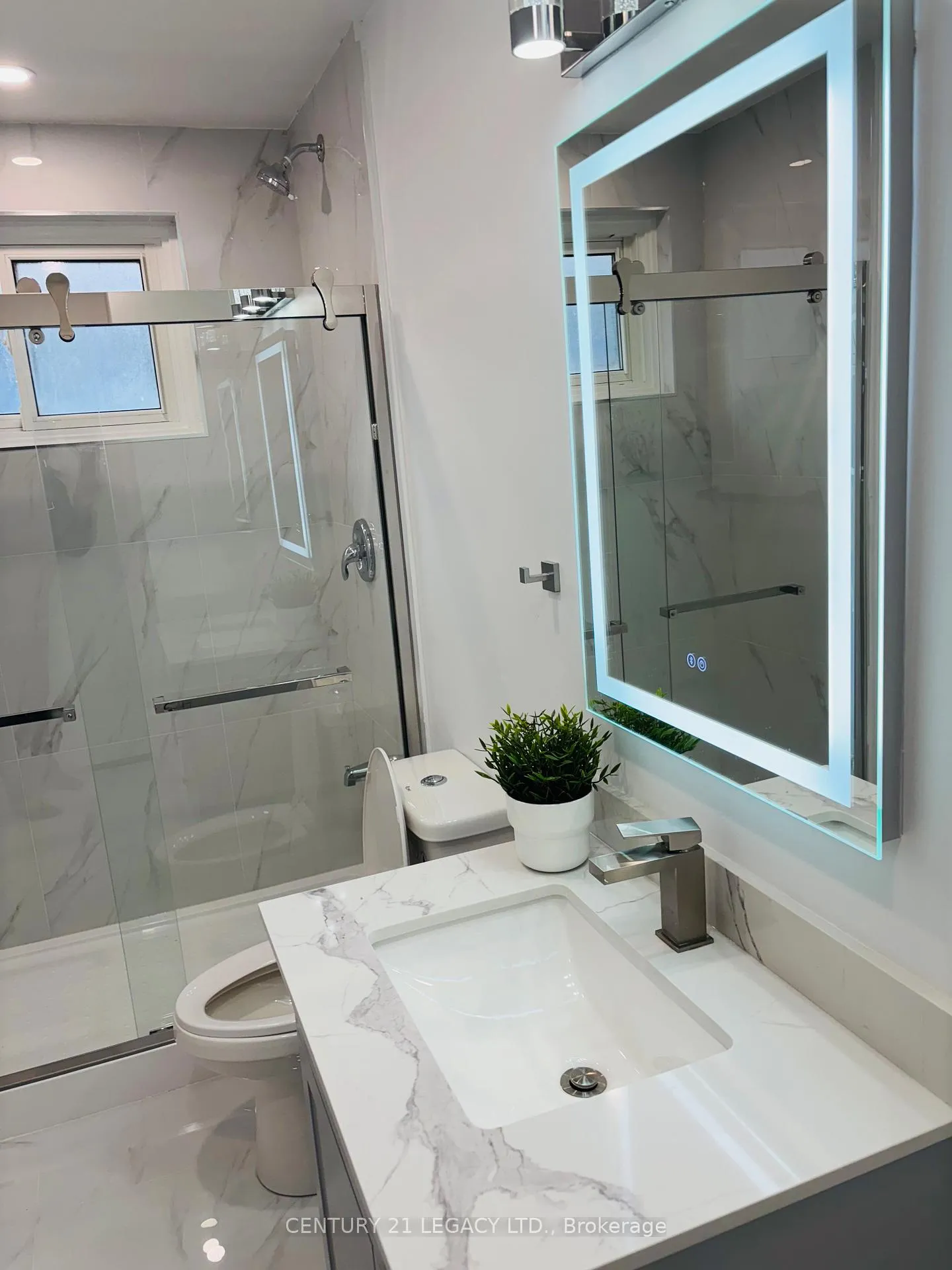 Photo 13 of 26 Epsom Downs Drive, Brampton, Southgate — HOMEH